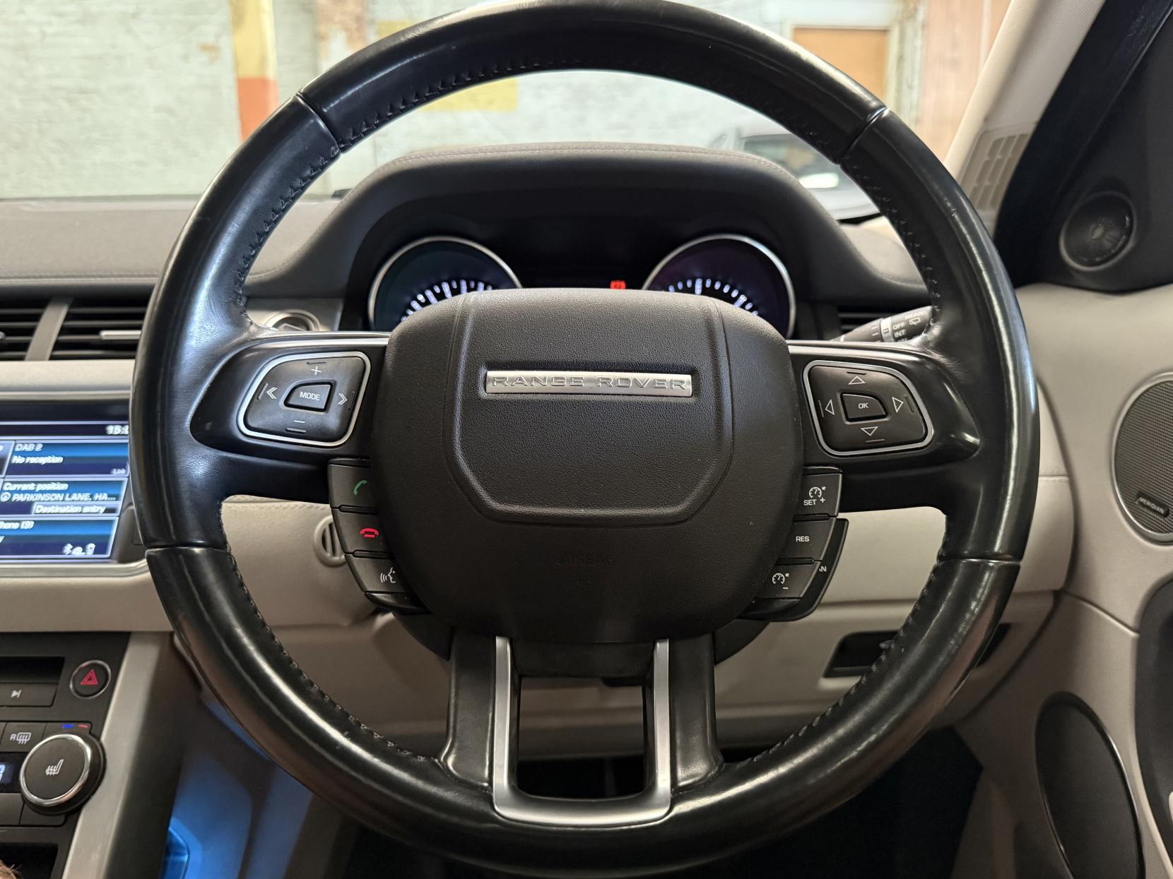 Land Rover Range Rover Evoque 2.2 SD4 Pure Tech SUV 5dr Diesel Manual 4WD Euro 5 (s/s) (190 ps)