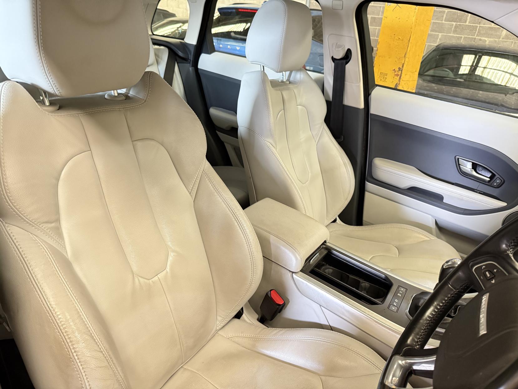 Land Rover Range Rover Evoque 2.2 SD4 Pure Tech SUV 5dr Diesel Manual 4WD Euro 5 (s/s) (190 ps)