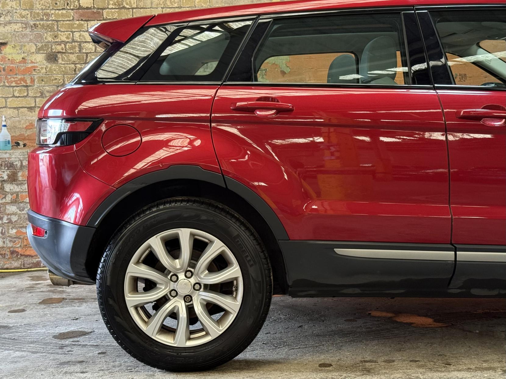 Land Rover Range Rover Evoque 2.2 SD4 Pure Tech SUV 5dr Diesel Manual 4WD Euro 5 (s/s) (190 ps)