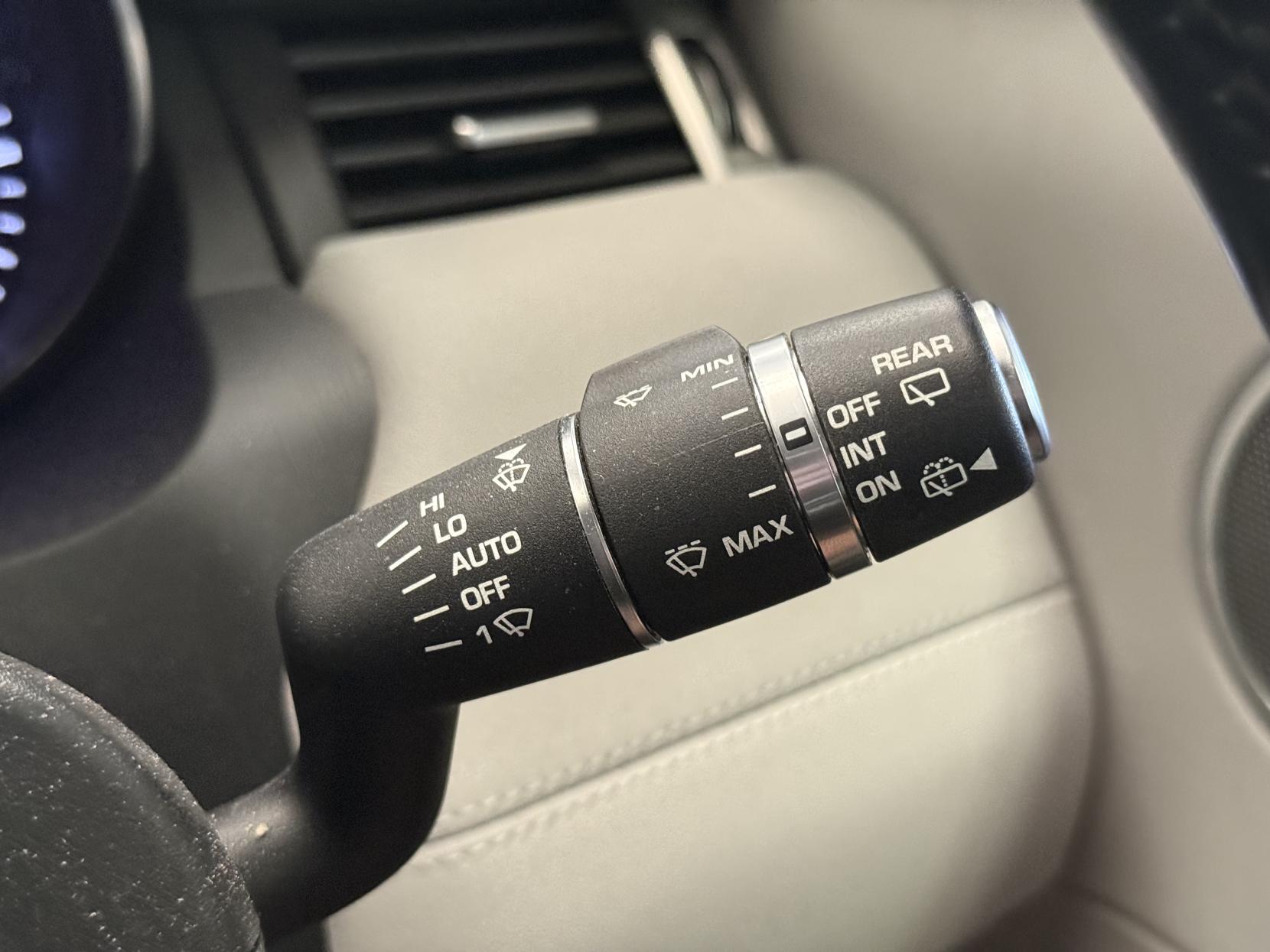 Land Rover Range Rover Evoque 2.2 SD4 Pure Tech SUV 5dr Diesel Manual 4WD Euro 5 (s/s) (190 ps)