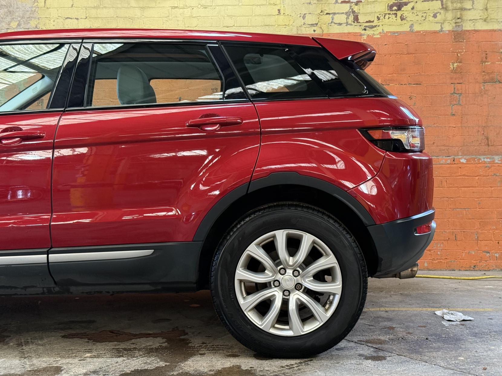 Land Rover Range Rover Evoque 2.2 SD4 Pure Tech SUV 5dr Diesel Manual 4WD Euro 5 (s/s) (190 ps)