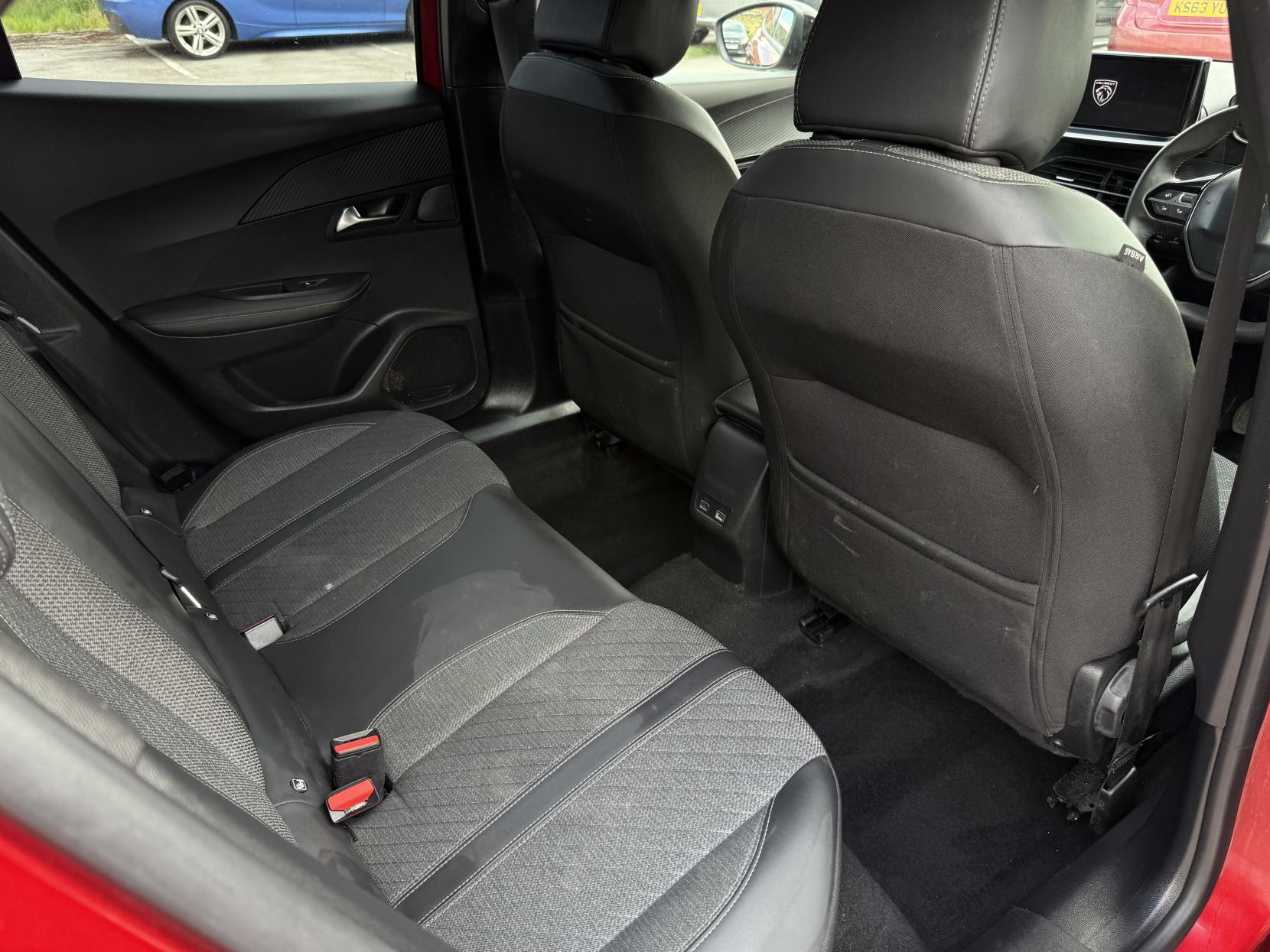 Peugeot 2008 1.2 PureTech Allure SUV 5dr Petrol Manual Euro 6 (s/s) (100 ps)