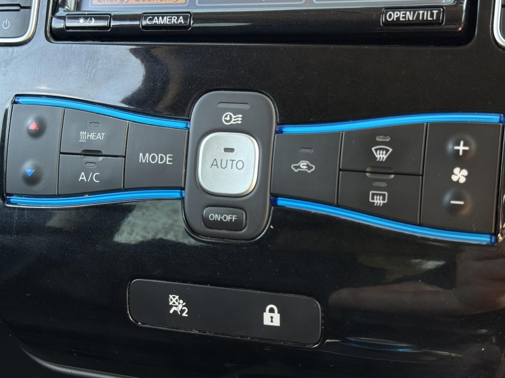 Nissan Leaf 24kWh Tekna Hatchback 5dr Electric Auto (107 bhp)