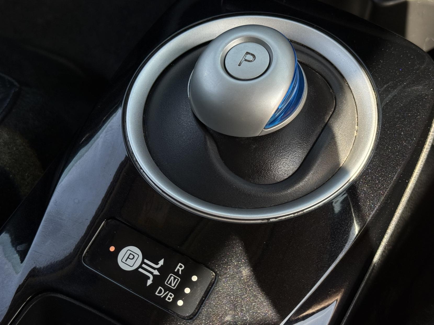 Nissan Leaf 24kWh Tekna Hatchback 5dr Electric Auto (107 bhp)