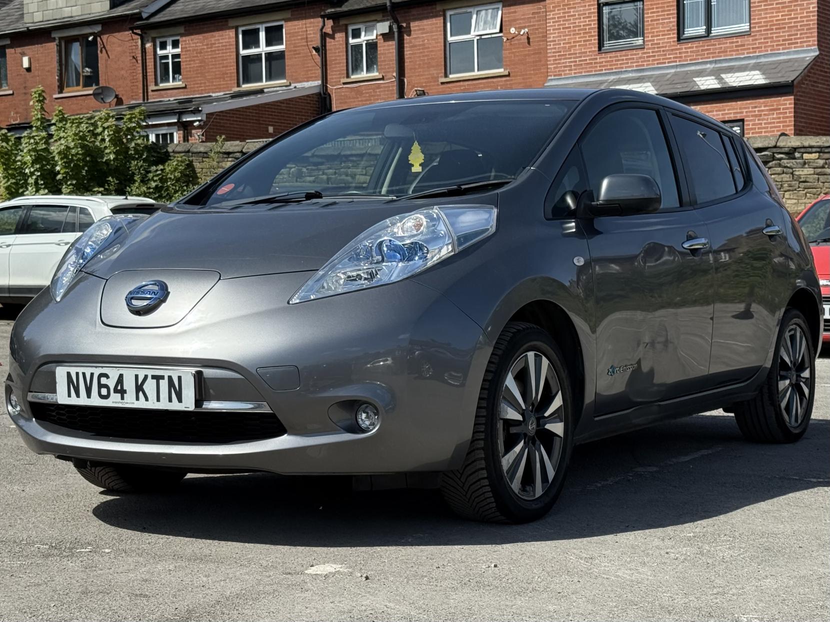 Nissan Leaf 24kWh Tekna Hatchback 5dr Electric Auto (107 bhp)