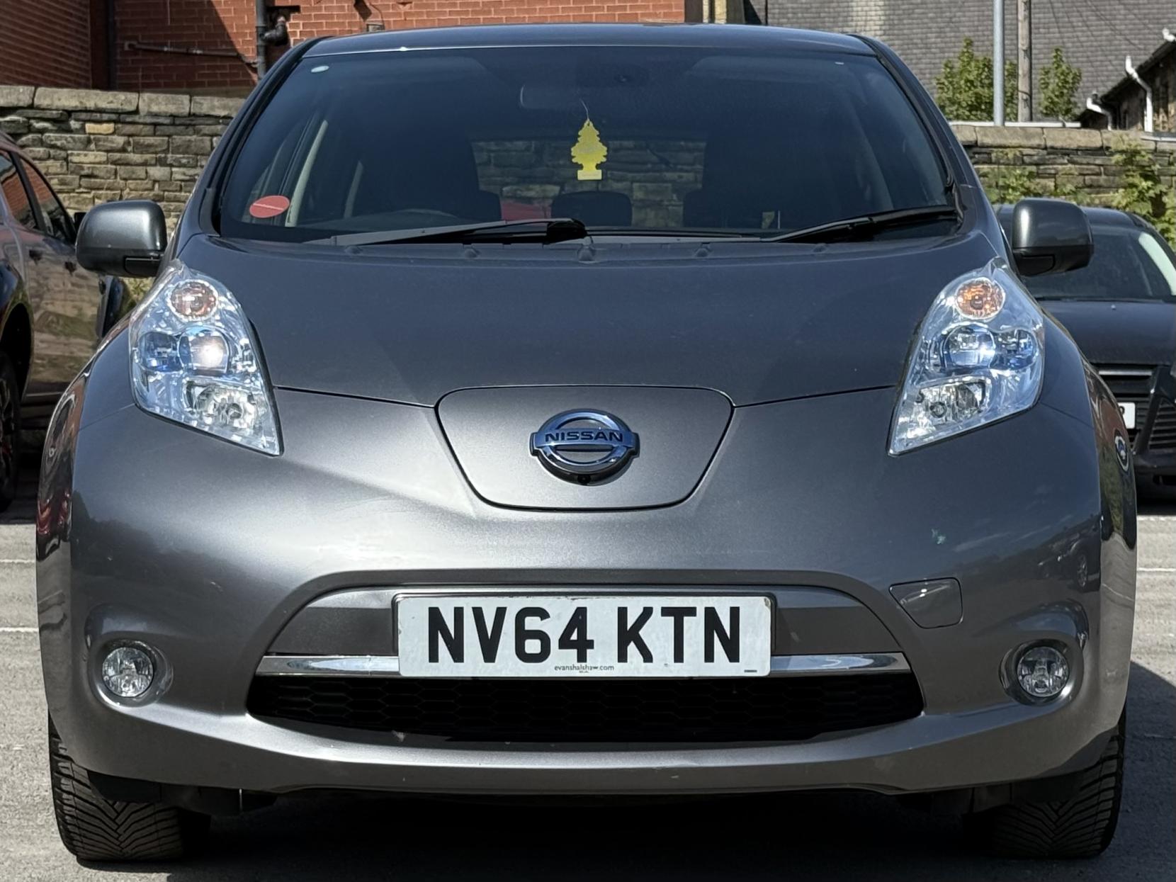 Nissan Leaf 24kWh Tekna Hatchback 5dr Electric Auto (107 bhp)