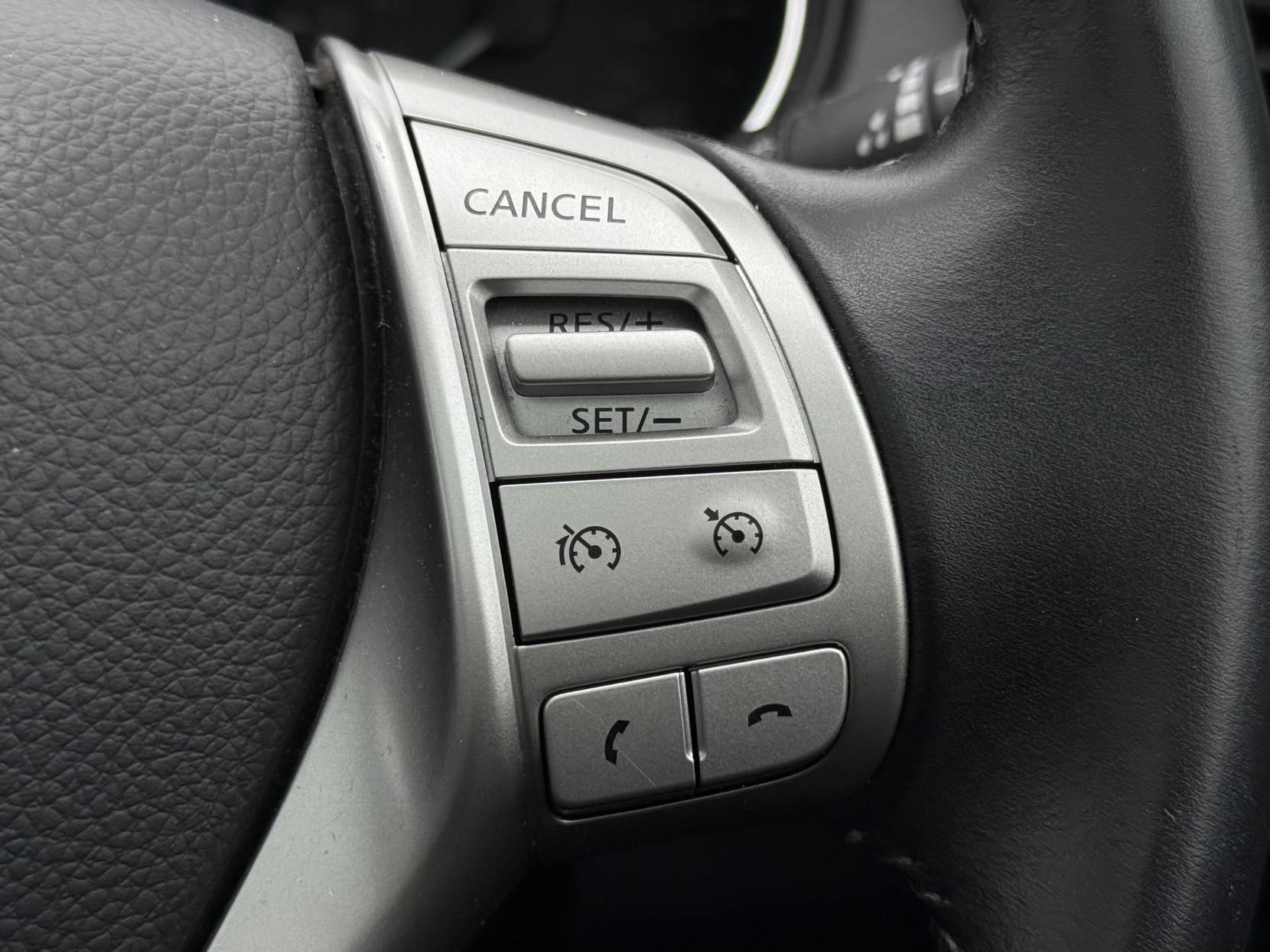 Nissan Qashqai 1.2 DIG-T N-Vision SUV 5dr Petrol Manual 2WD Euro 6 (s/s) (115 ps)