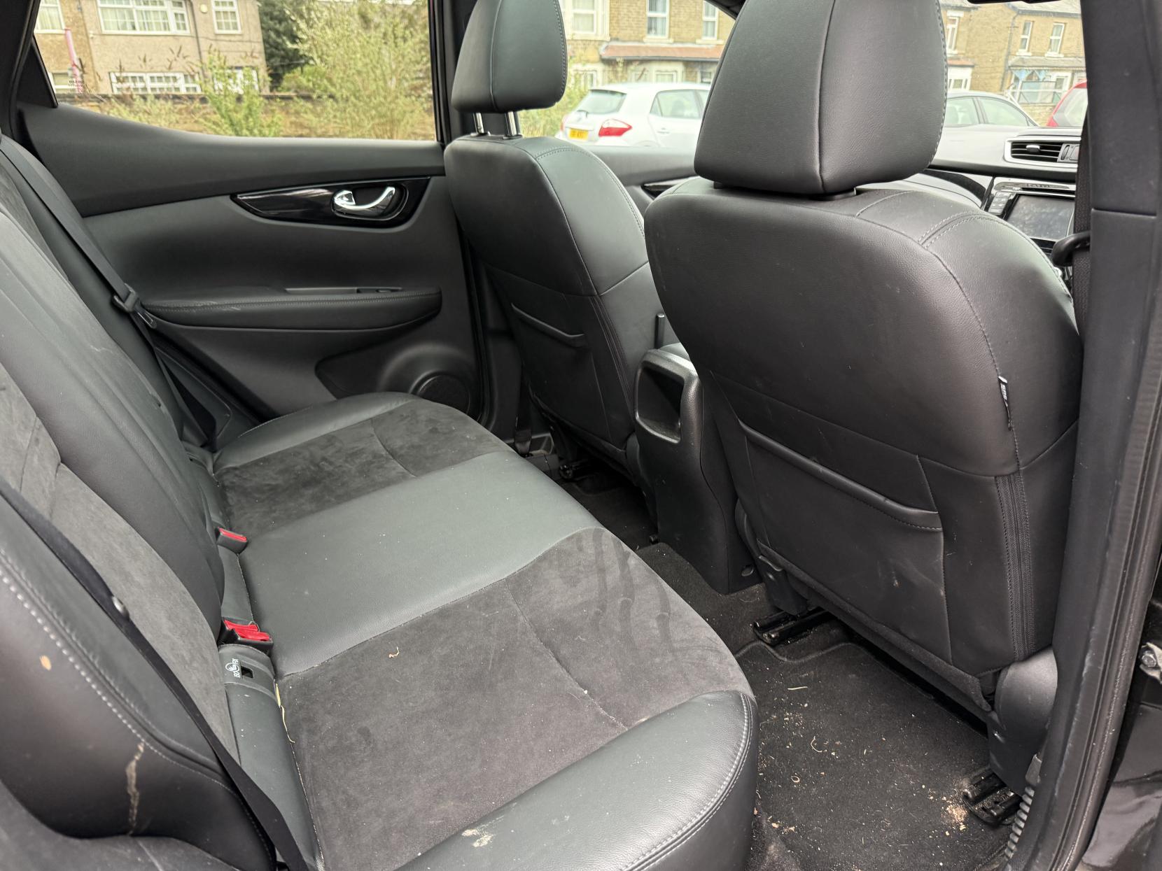 Nissan Qashqai 1.2 DIG-T N-Vision SUV 5dr Petrol Manual 2WD Euro 6 (s/s) (115 ps)