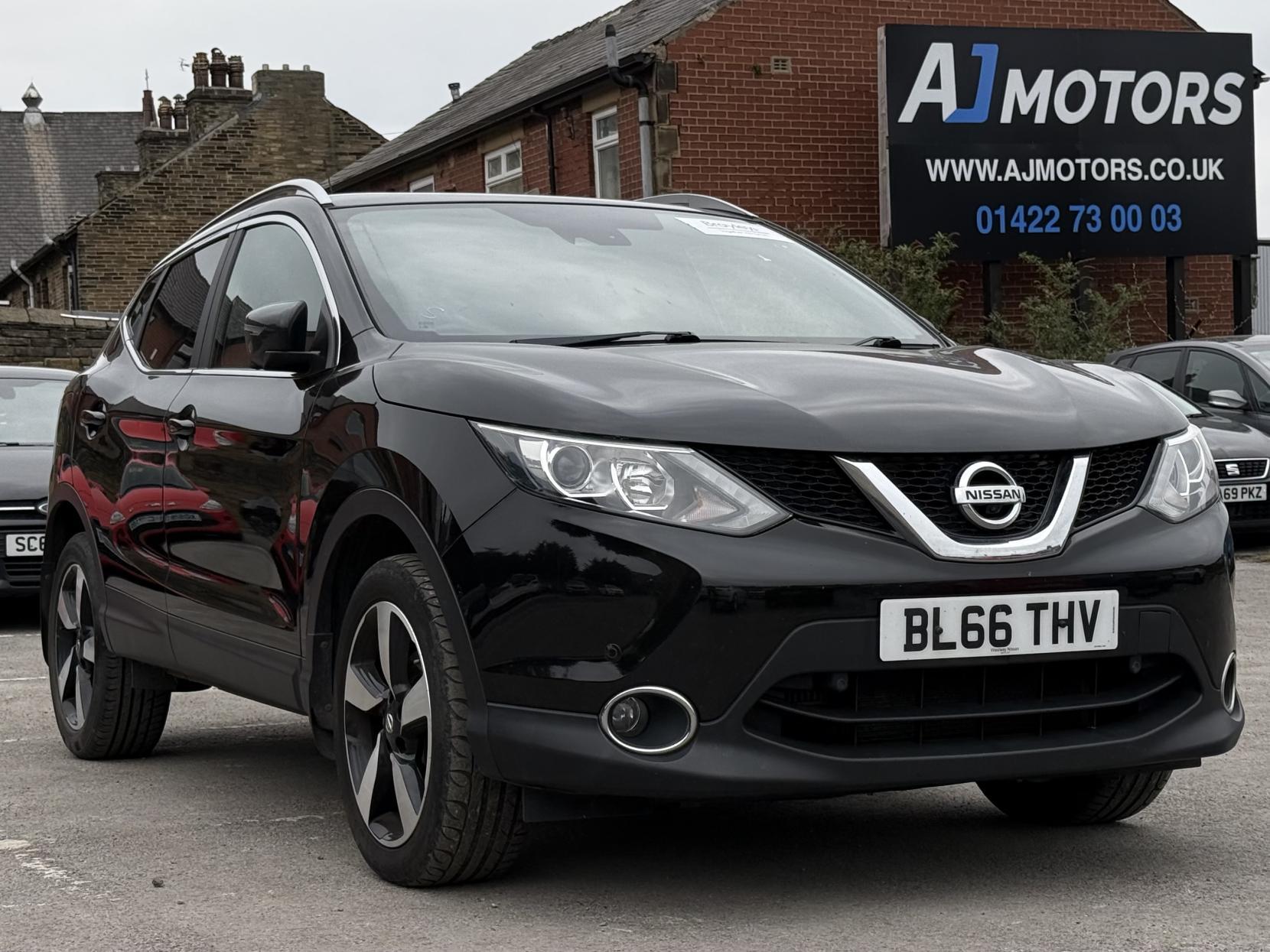 Nissan Qashqai 1.2 DIG-T N-Vision SUV 5dr Petrol Manual 2WD Euro 6 (s/s) (115 ps)