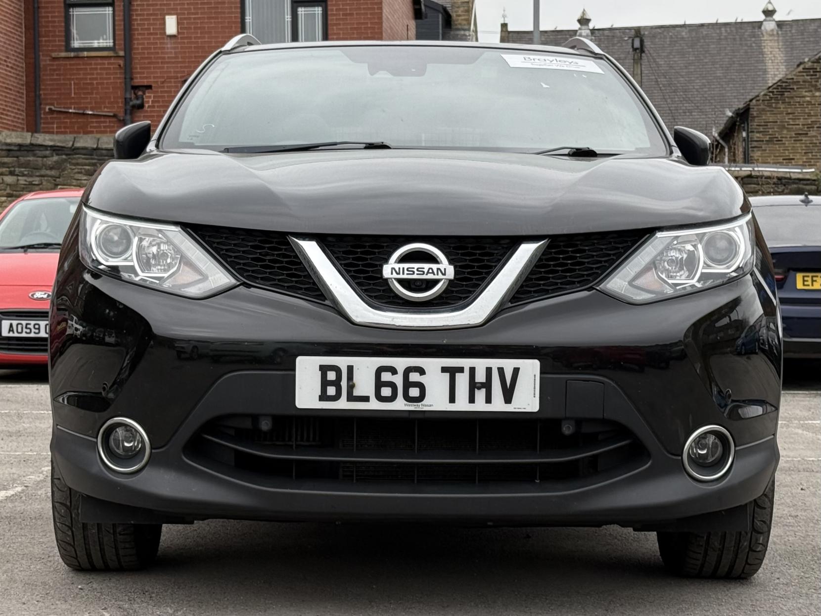 Nissan Qashqai 1.2 DIG-T N-Vision SUV 5dr Petrol Manual 2WD Euro 6 (s/s) (115 ps)