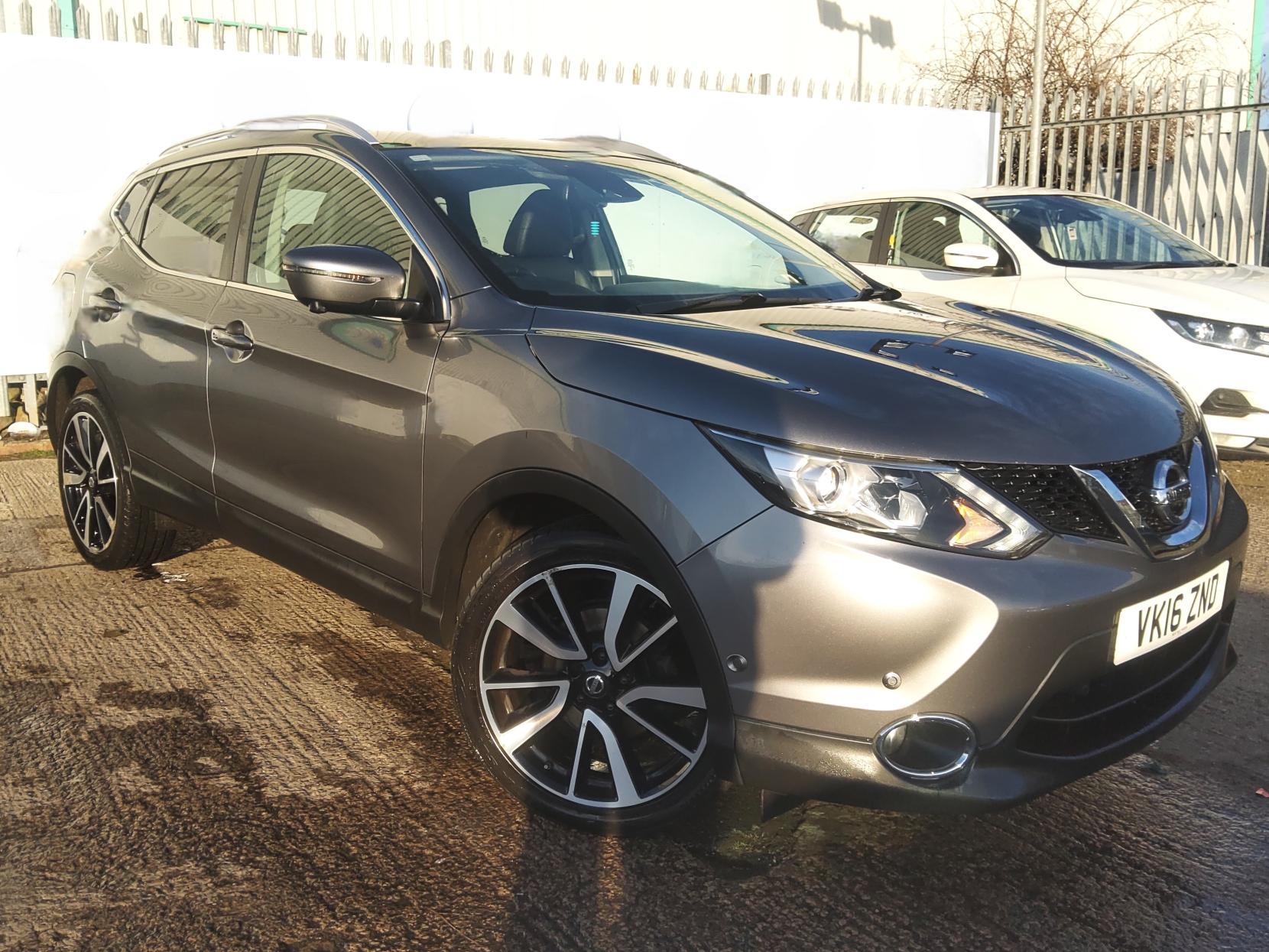 Nissan Qashqai 1.6 DIG-T Tekna SUV 5dr Petrol Manual 2WD Euro 6 (s/s) (163 ps)