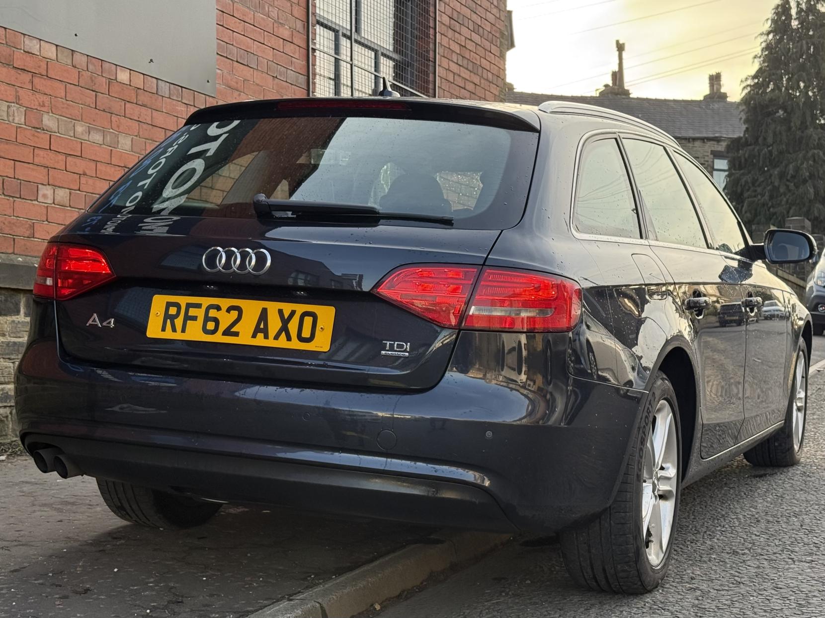 Audi A4 2.0 TDI SE Technik Saloon 4dr Diesel S Tronic quattro Euro 5 (s/s) (177 ps)