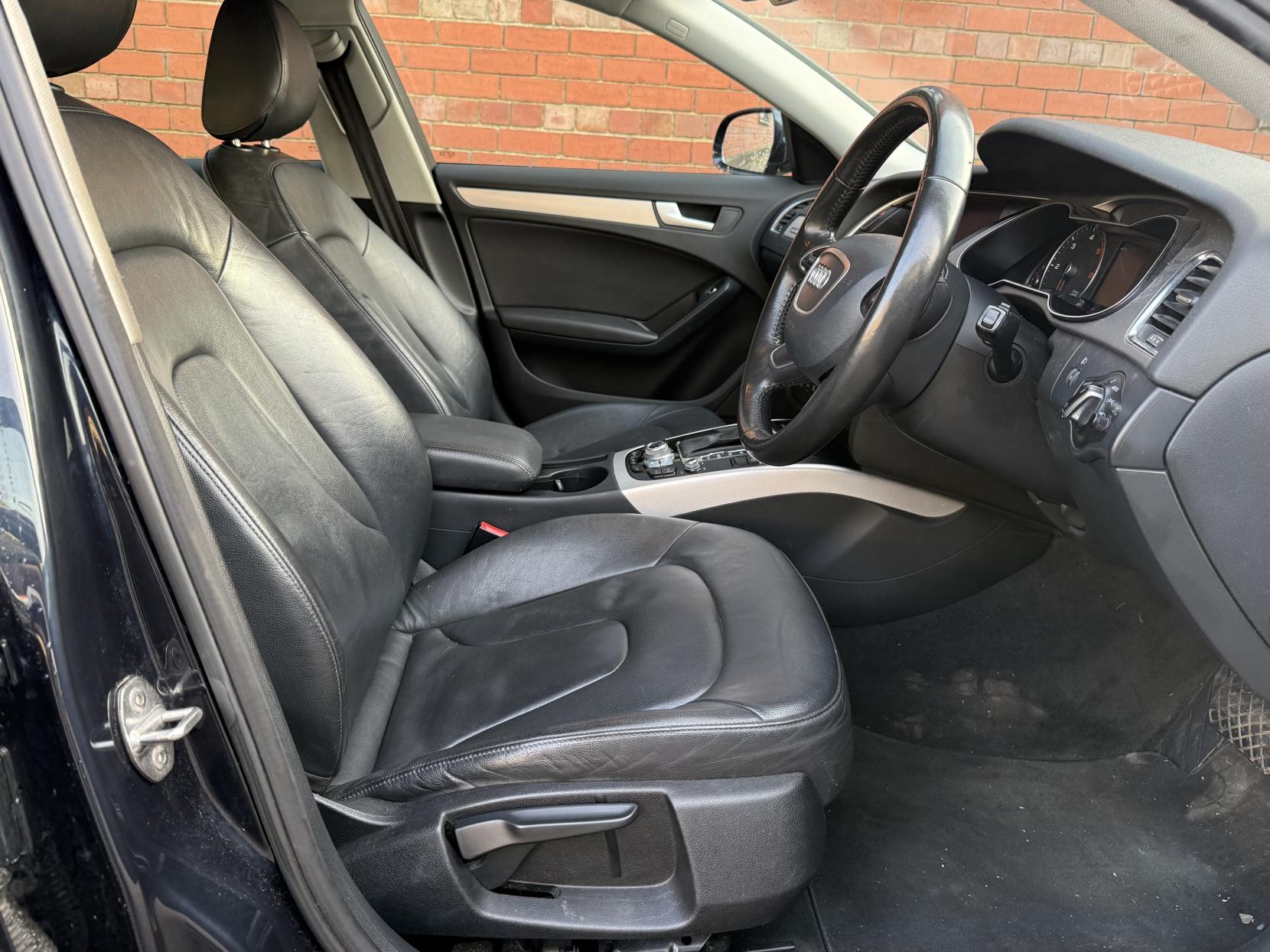 Audi A4 2.0 TDI SE Technik Saloon 4dr Diesel S Tronic quattro Euro 5 (s/s) (177 ps)