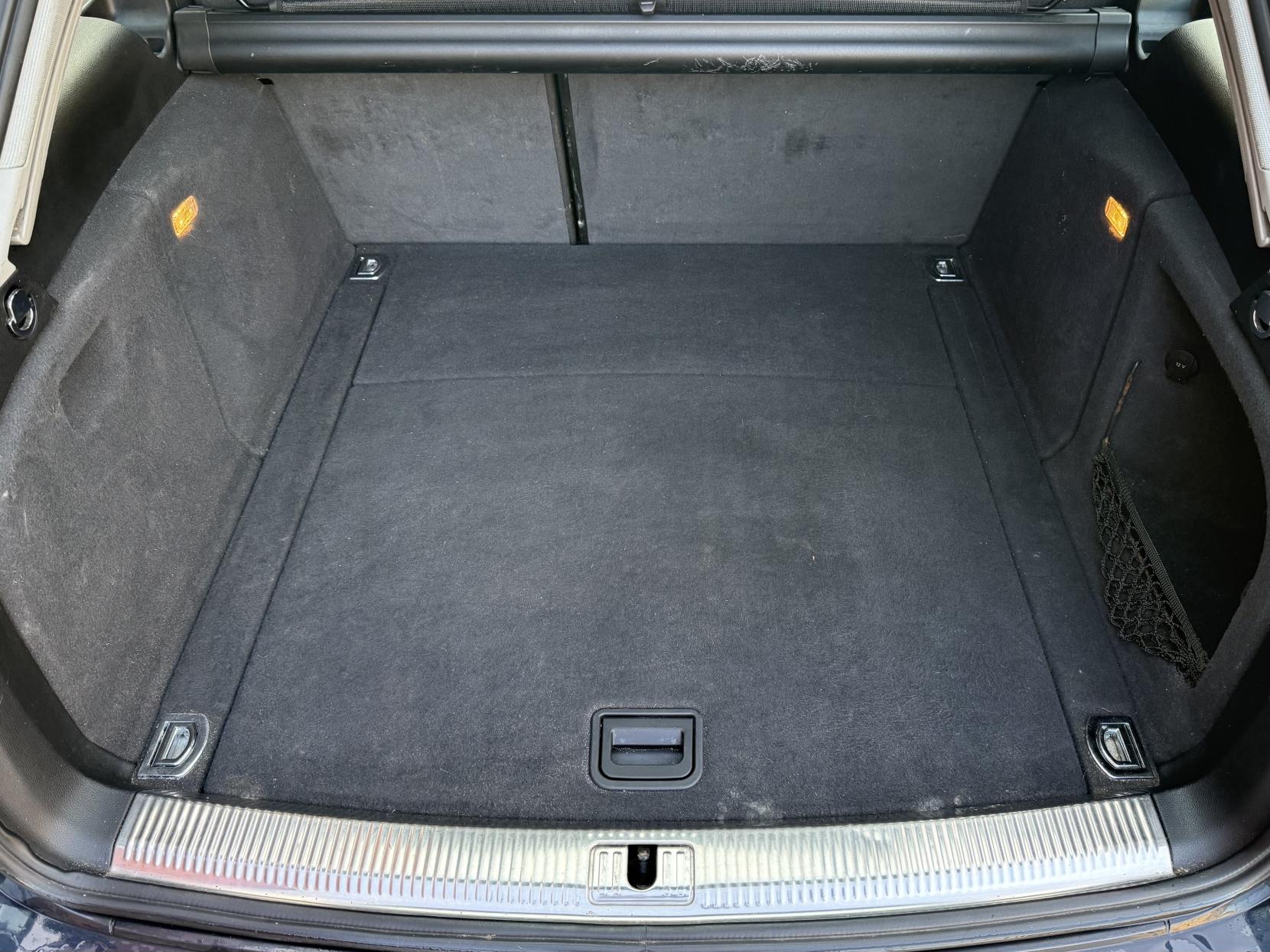 Audi A4 2.0 TDI SE Technik Saloon 4dr Diesel S Tronic quattro Euro 5 (s/s) (177 ps)