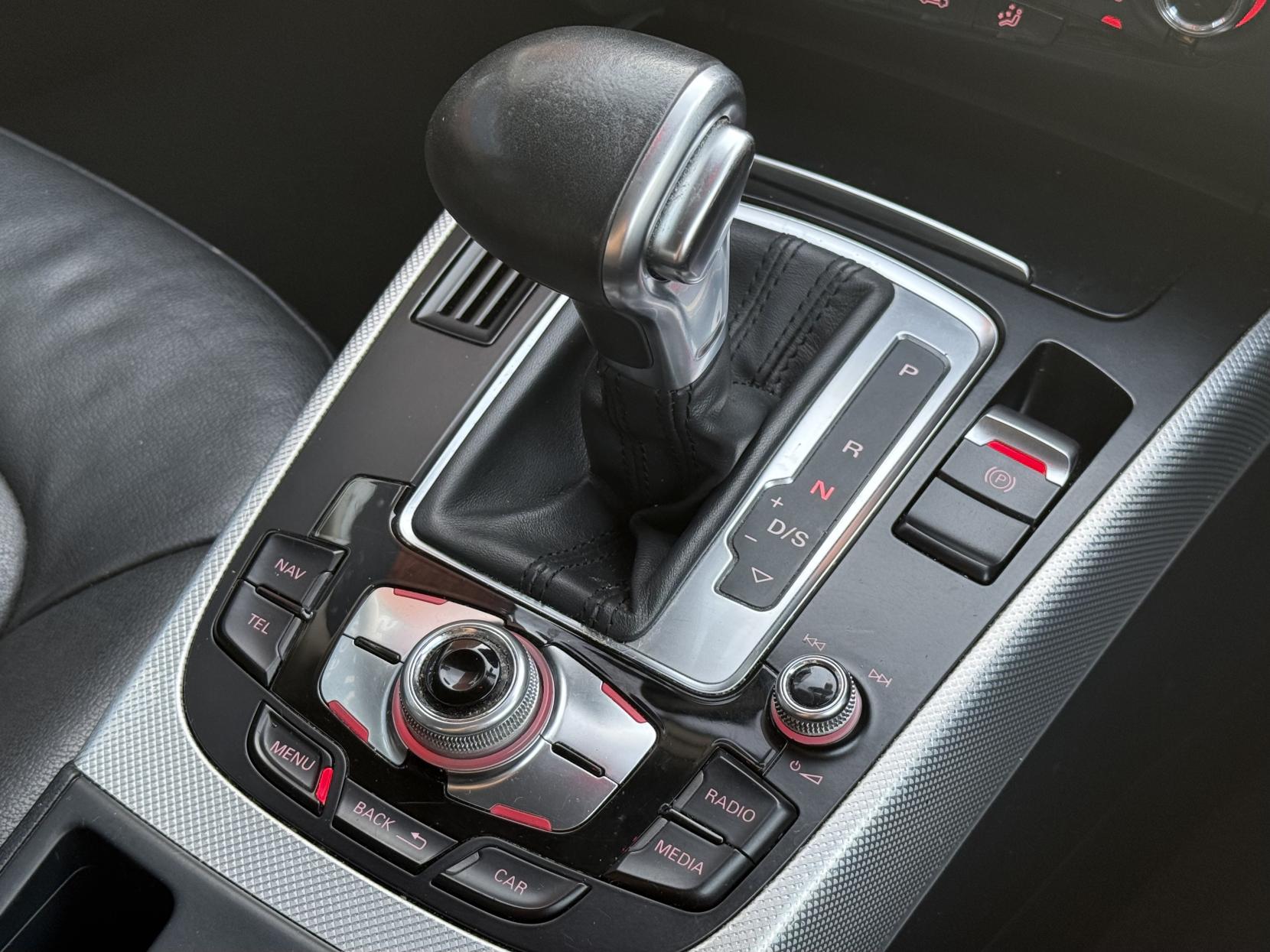 Audi A4 2.0 TDI SE Technik Saloon 4dr Diesel S Tronic quattro Euro 5 (s/s) (177 ps)