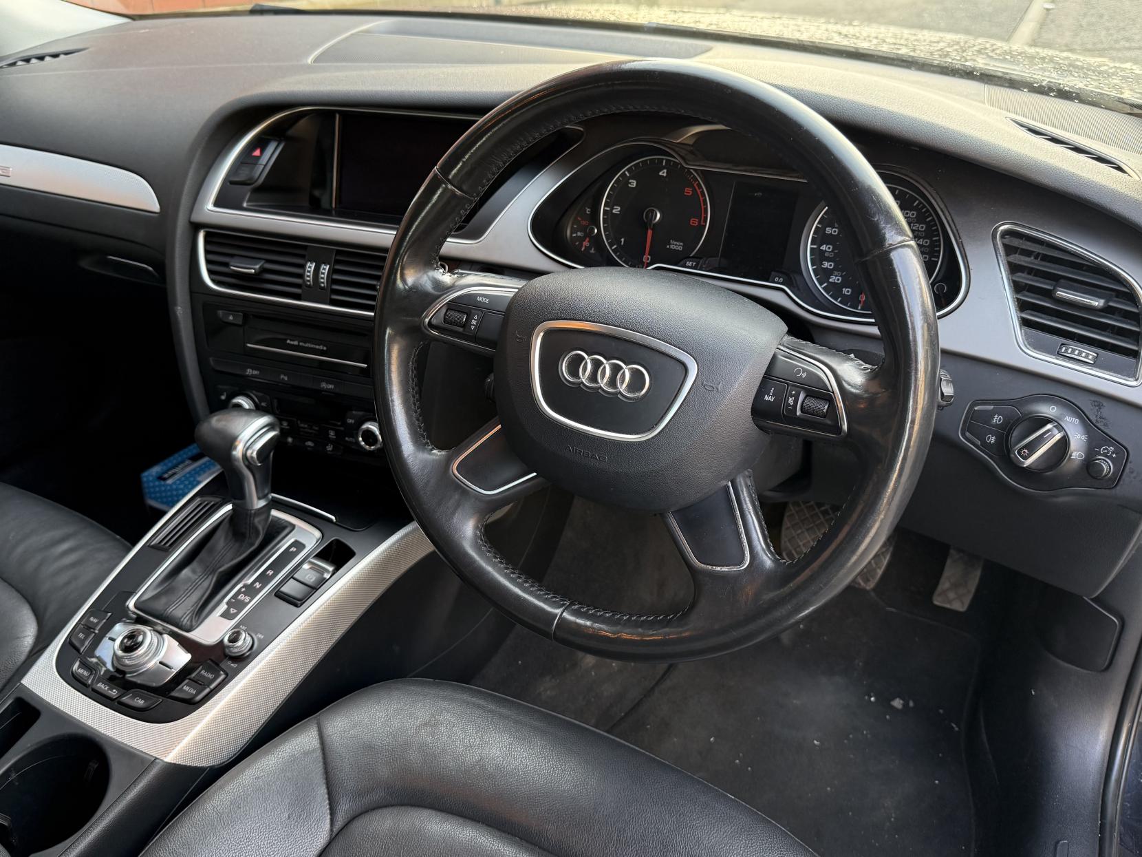 Audi A4 2.0 TDI SE Technik Saloon 4dr Diesel S Tronic quattro Euro 5 (s/s) (177 ps)