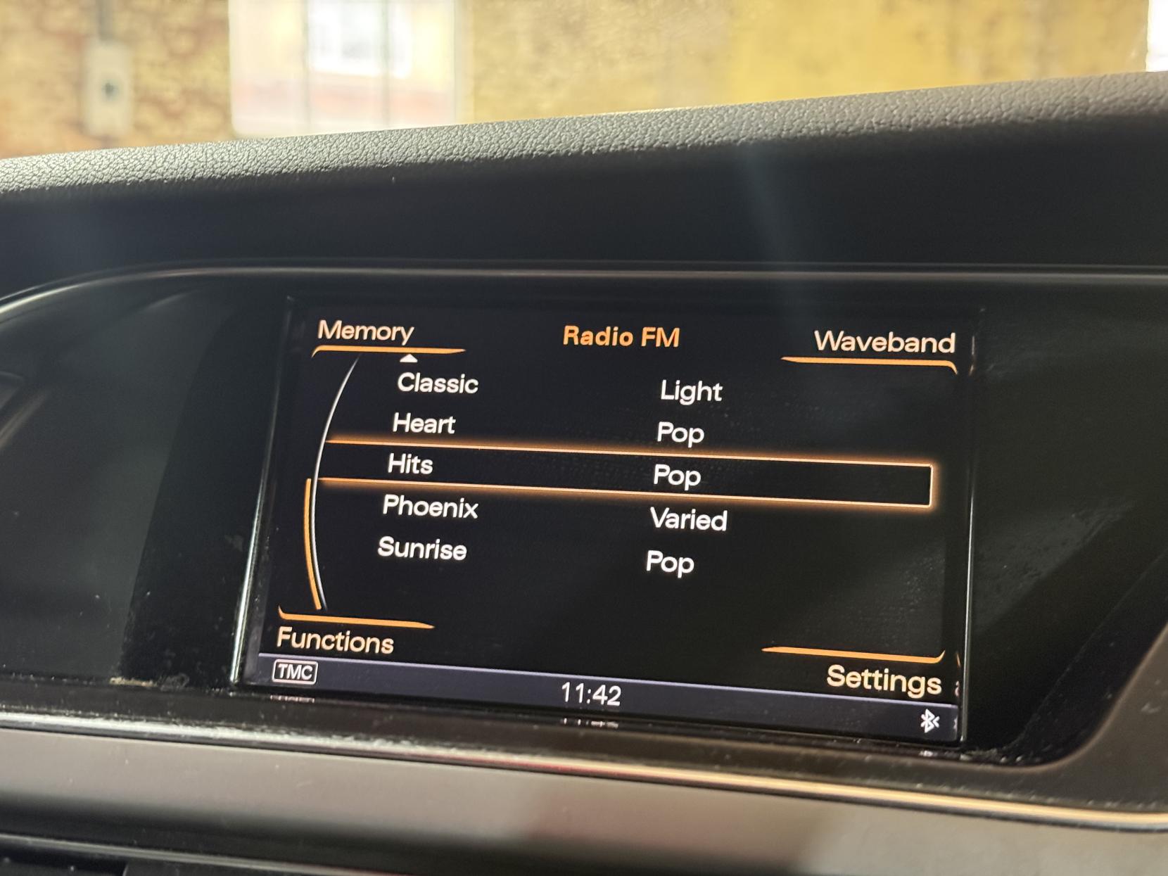 Audi A4 2.0 TDI SE Technik Saloon 4dr Diesel S Tronic quattro Euro 5 (s/s) (177 ps)