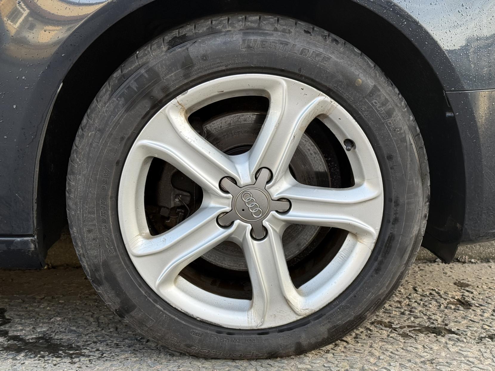 Audi A4 2.0 TDI SE Technik Saloon 4dr Diesel S Tronic quattro Euro 5 (s/s) (177 ps)