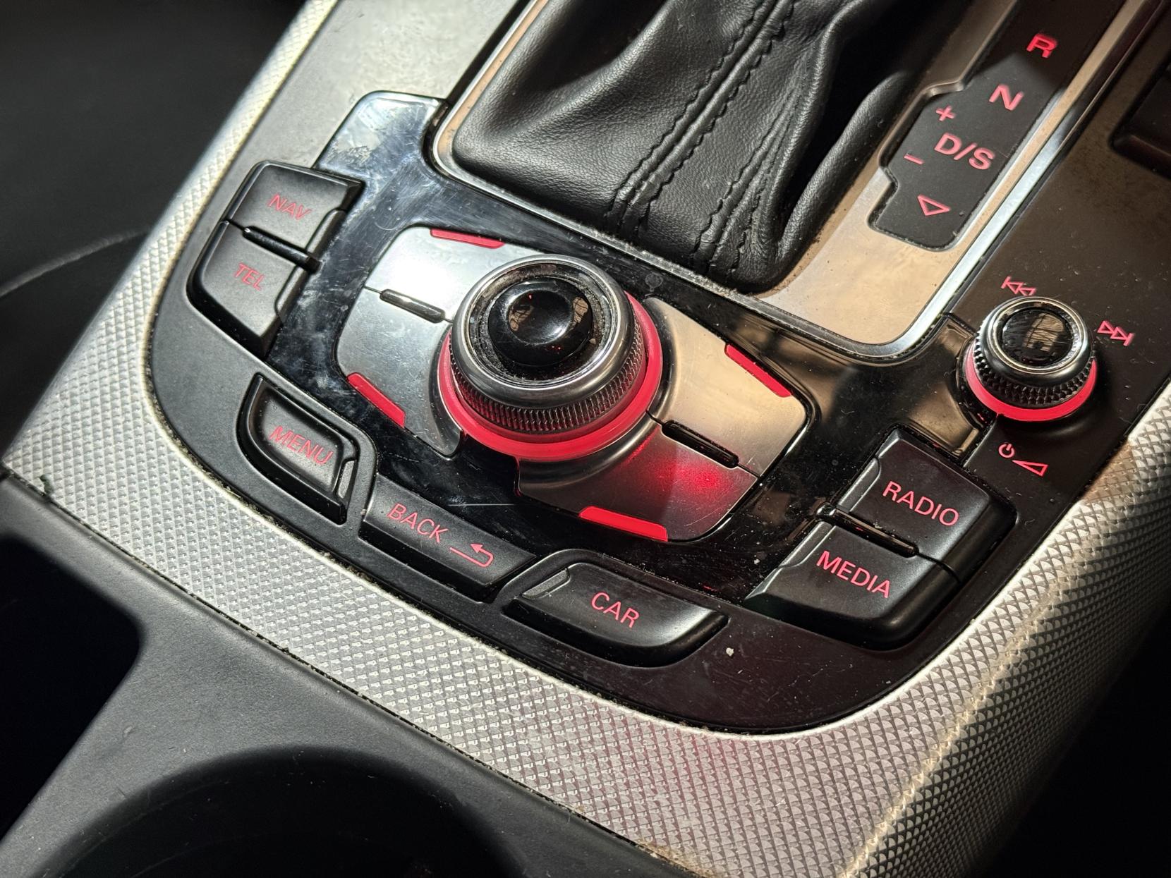 Audi A4 2.0 TDI SE Technik Saloon 4dr Diesel S Tronic quattro Euro 5 (s/s) (177 ps)