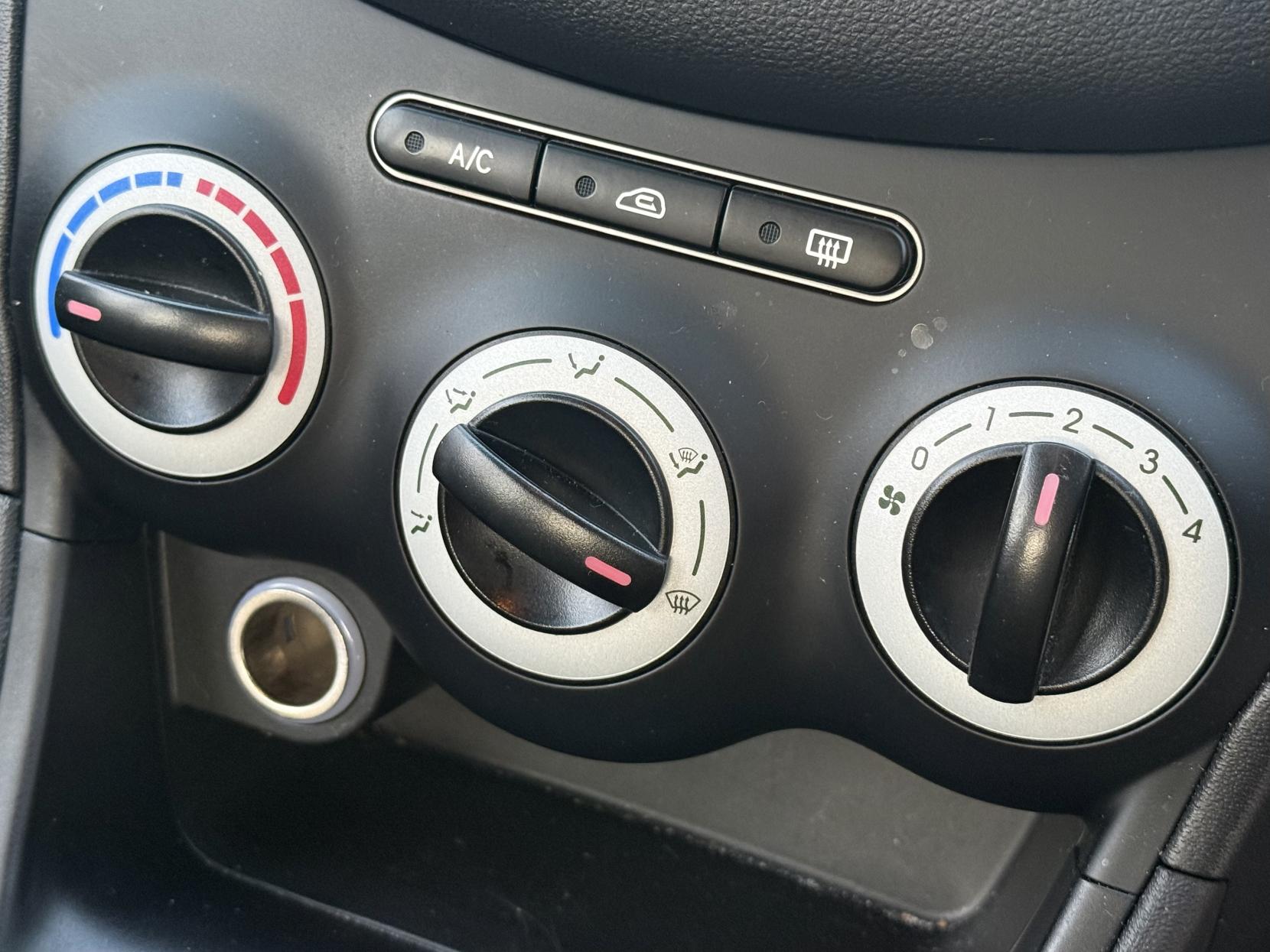 Hyundai i10 1.2 Classic Hatchback 5dr Petrol Manual Euro 4 (77 bhp)