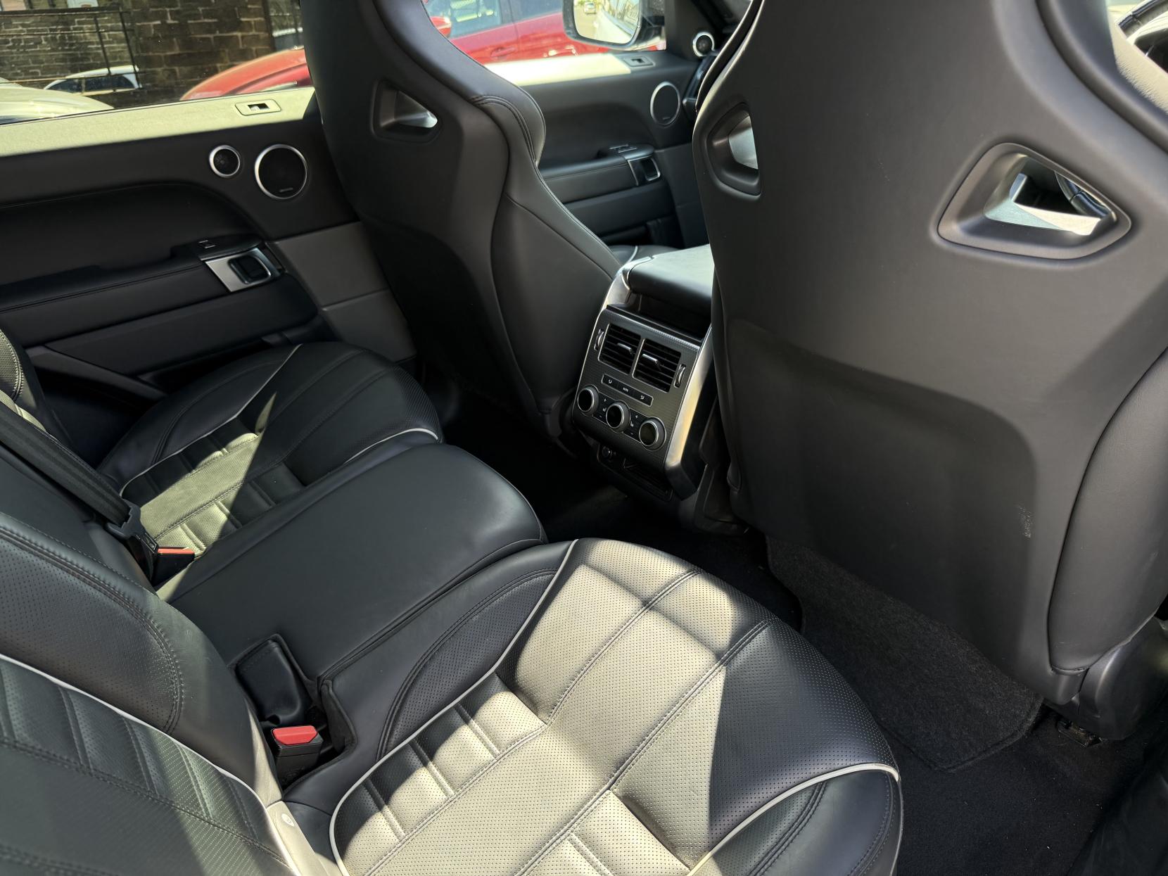 Land Rover Range Rover Sport 5.0 V8 SVR SUV 5dr Petrol Auto 4WD Euro 6 (s/s) (550 ps)
