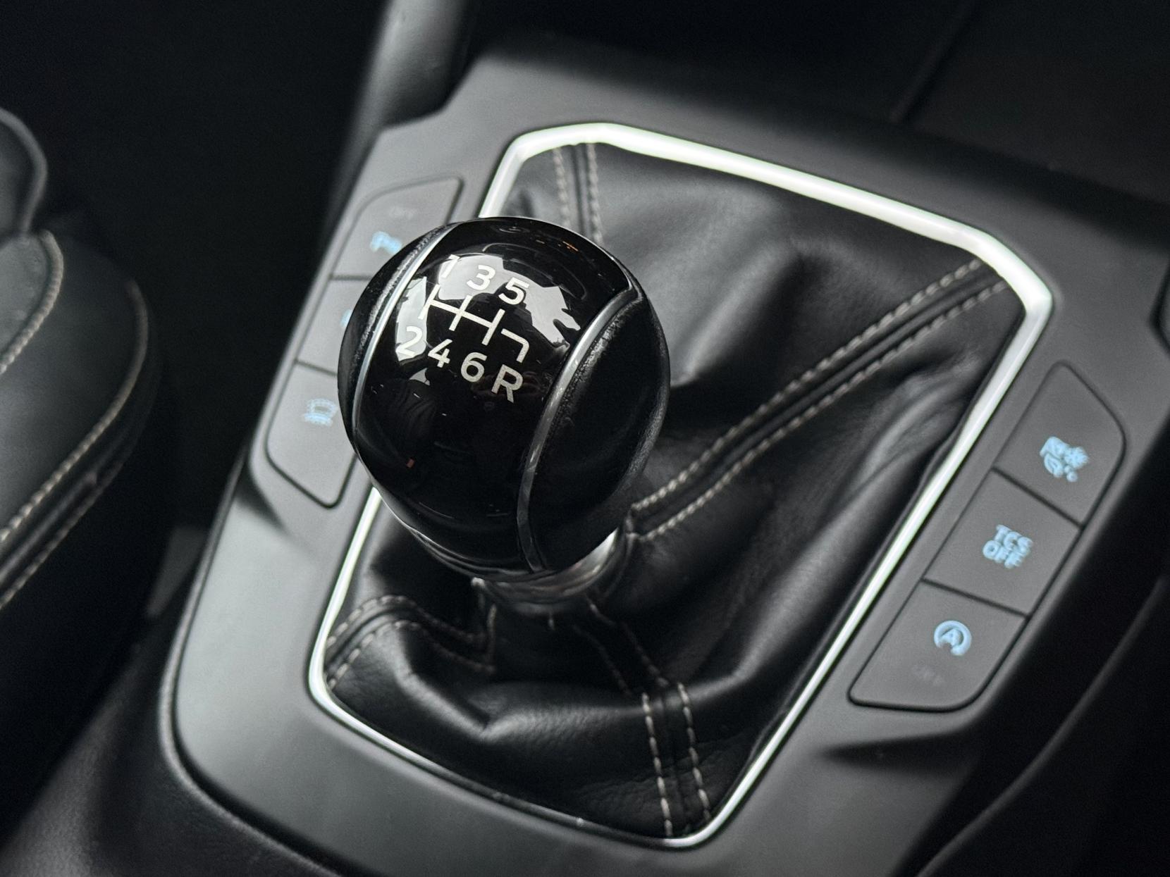 Ford Focus 1.0T EcoBoost Vignale Hatchback 5dr Petrol Manual Euro 6 (s/s) (125 ps)