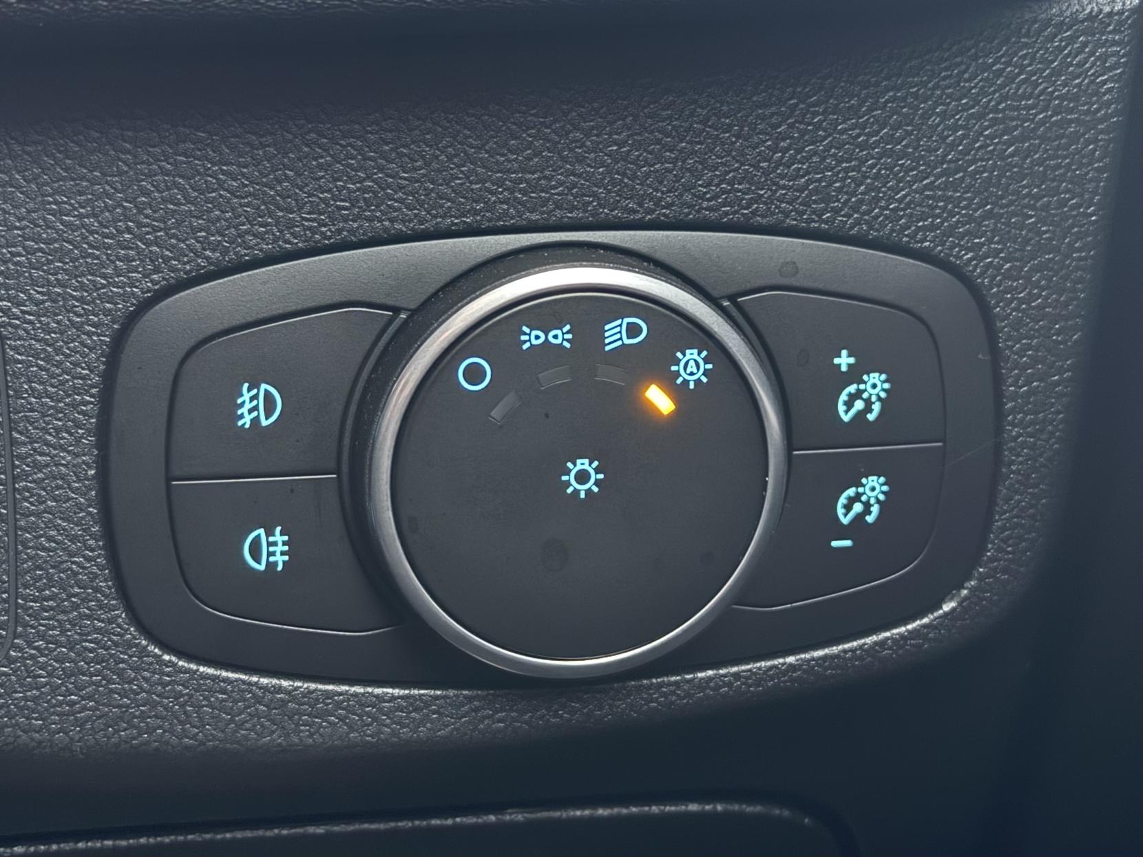 Ford Focus 1.0T EcoBoost Vignale Hatchback 5dr Petrol Manual Euro 6 (s/s) (125 ps)