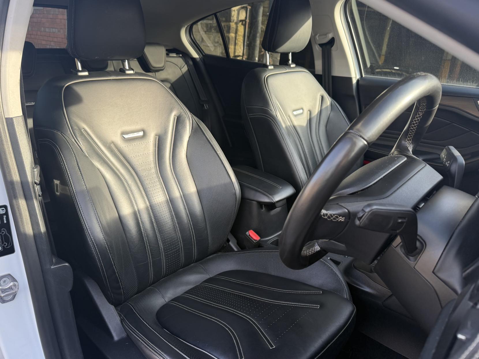 Ford Focus 1.0T EcoBoost Vignale Hatchback 5dr Petrol Manual Euro 6 (s/s) (125 ps)