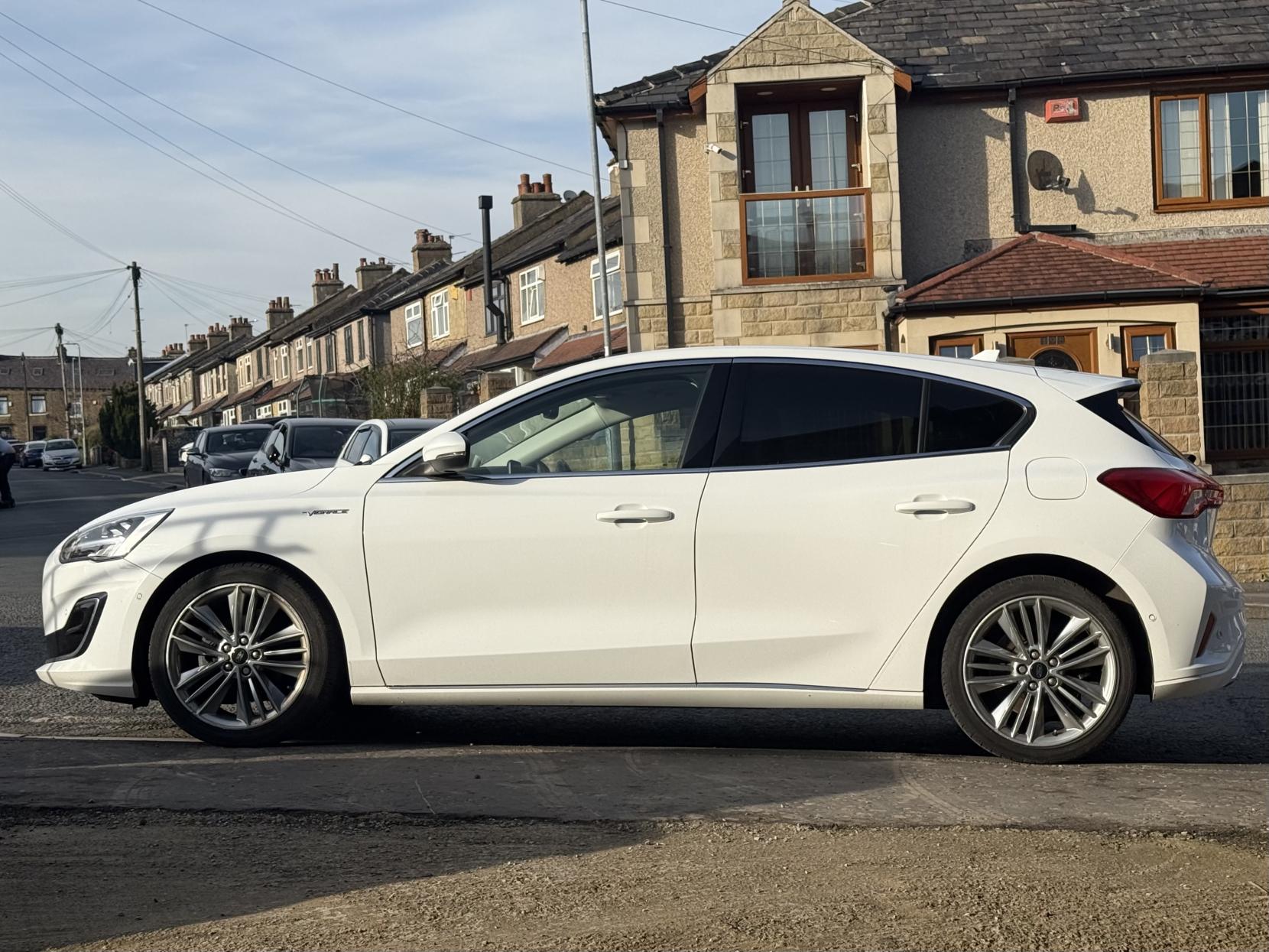 Ford Focus 1.0T EcoBoost Vignale Hatchback 5dr Petrol Manual Euro 6 (s/s) (125 ps)