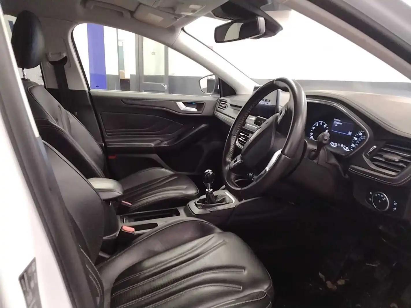 Ford Focus 1.0T EcoBoost Vignale Hatchback 5dr Petrol Manual Euro 6 (s/s) (125 ps)