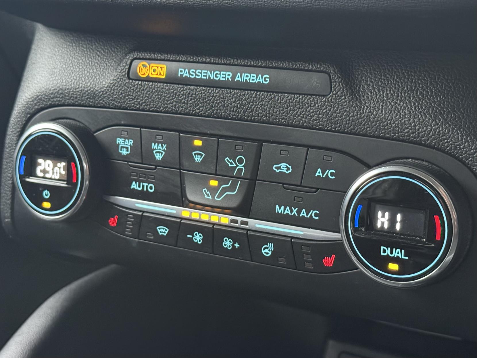 Ford Focus 1.0T EcoBoost Vignale Hatchback 5dr Petrol Manual Euro 6 (s/s) (125 ps)