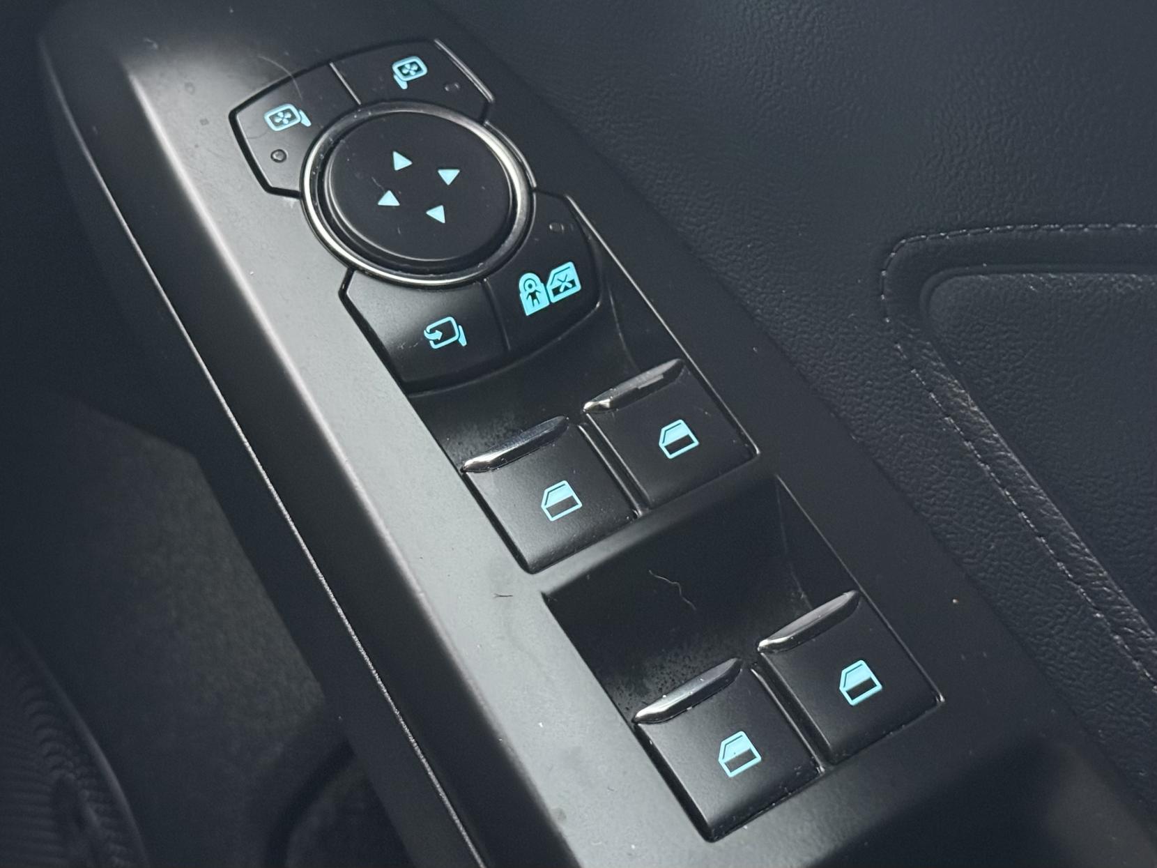 Ford Focus 1.0T EcoBoost Vignale Hatchback 5dr Petrol Manual Euro 6 (s/s) (125 ps)