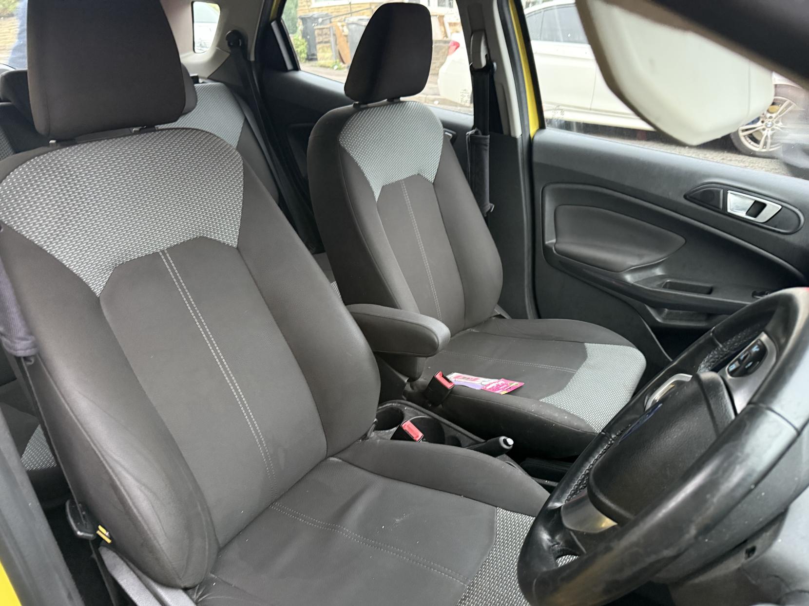 Ford EcoSport 1.0T EcoBoost Zetec SUV 5dr Petrol Manual 2WD Euro 6 (s/s) (125 ps)