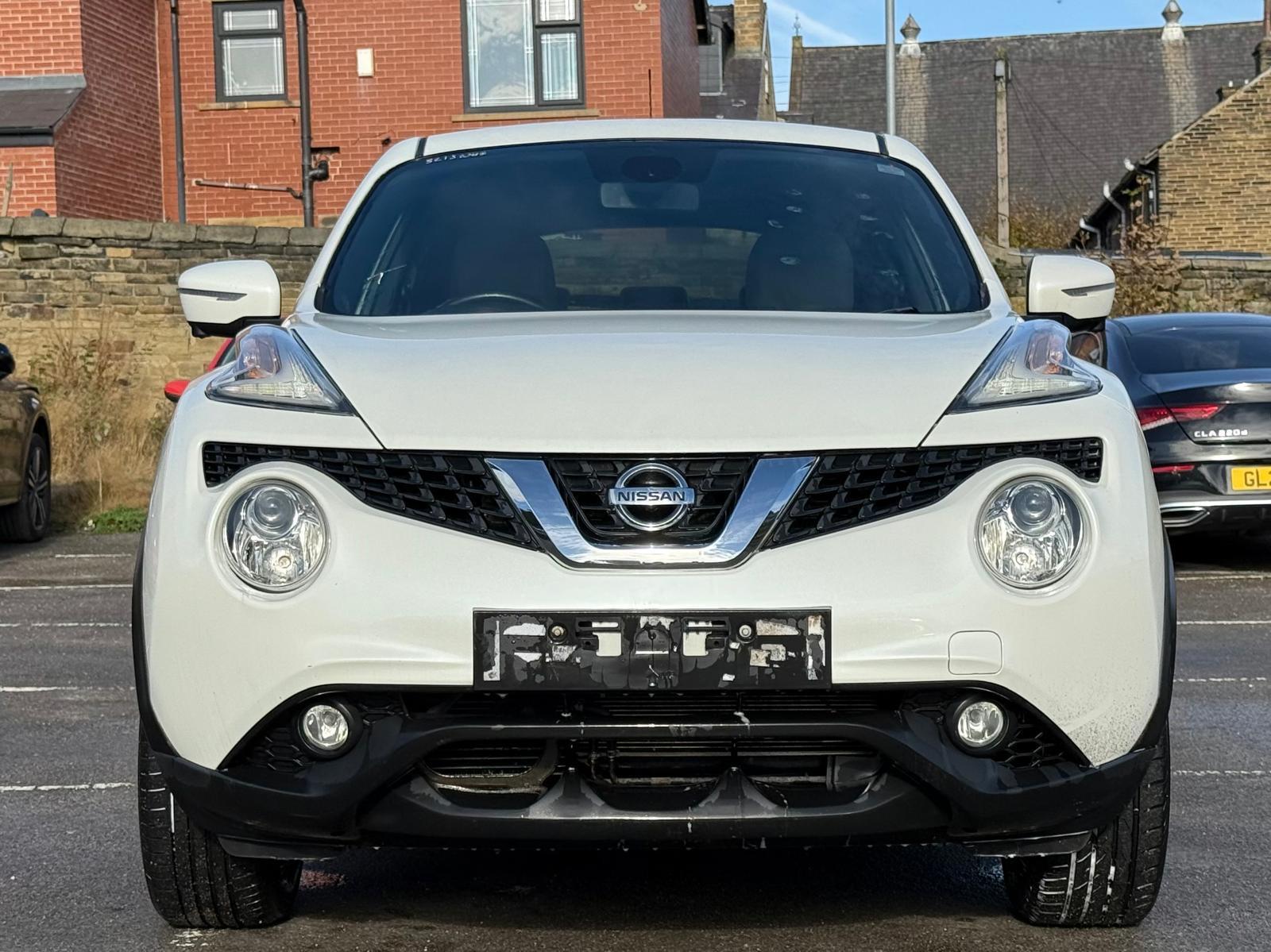 Nissan Juke 1.6 Tekna SUV 5dr Petrol XTRON Euro 5 (117 ps)