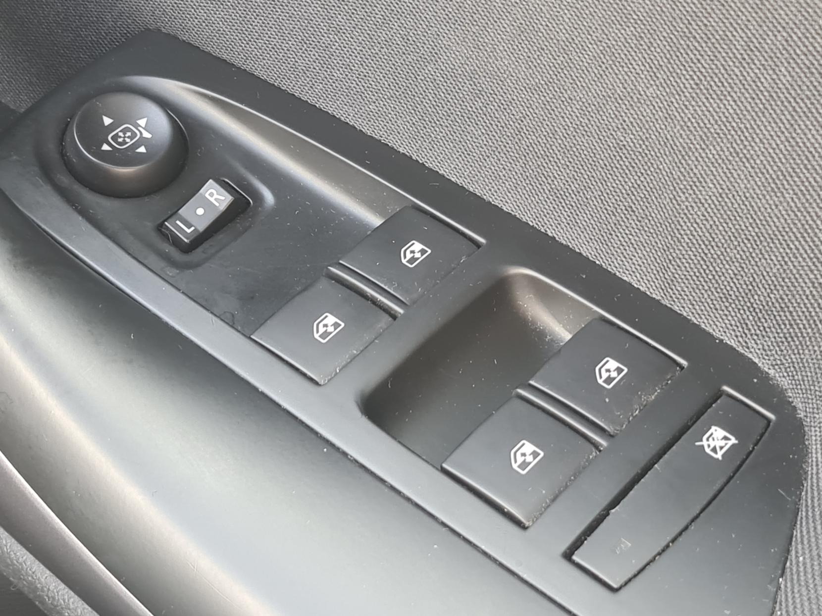 Vauxhall Astra 1.0i Turbo ecoFLEX Tech Line Hatchback 5dr Petrol Manual Euro 6 (s/s) (105 ps)