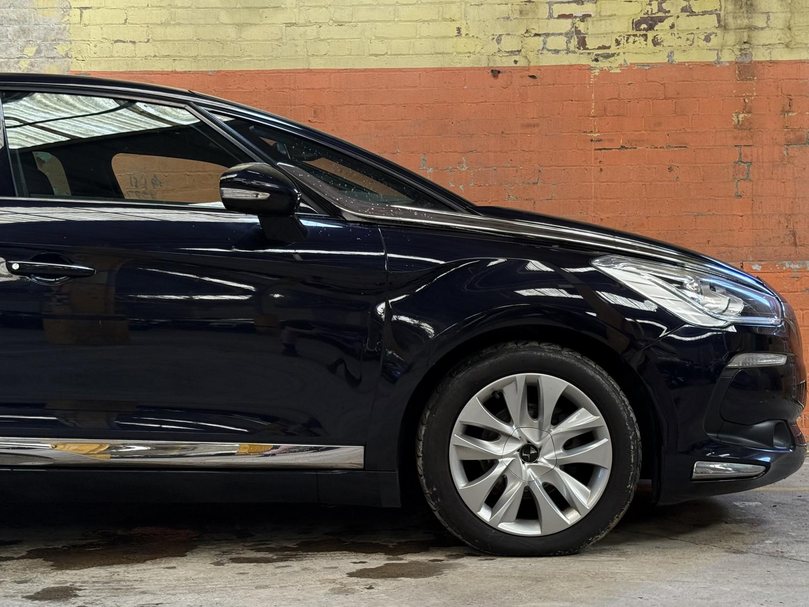 DS AUTOMOBILES DS 5 1.6 BlueHDi Elegance Hatchback 5dr Diesel Manual Euro 6 (s/s) (120 ps)