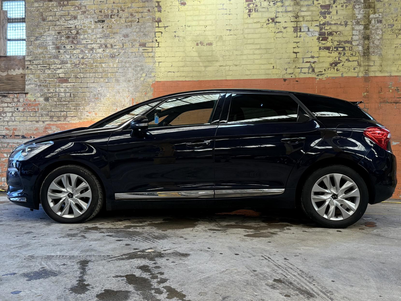 DS AUTOMOBILES DS 5 1.6 BlueHDi Elegance Hatchback 5dr Diesel Manual Euro 6 (s/s) (120 ps)