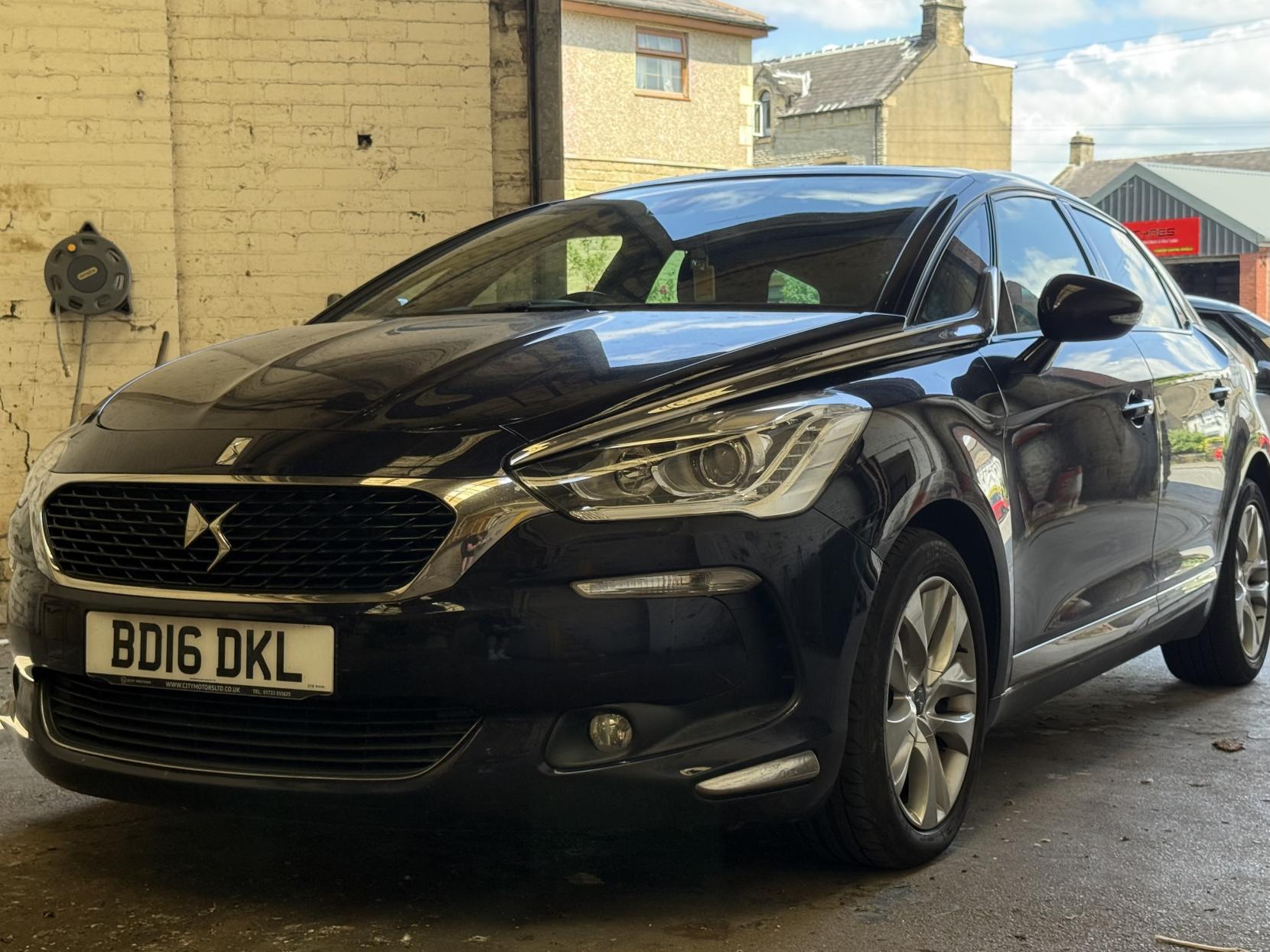 DS AUTOMOBILES DS 5 1.6 BlueHDi Elegance Hatchback 5dr Diesel Manual Euro 6 (s/s) (120 ps)