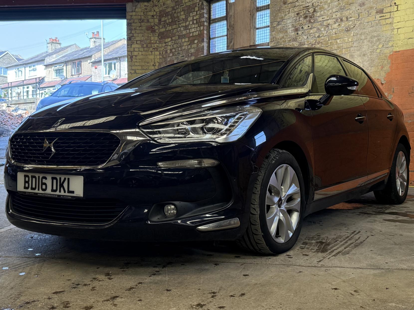 DS AUTOMOBILES DS 5 1.6 BlueHDi Elegance Hatchback 5dr Diesel Manual Euro 6 (s/s) (120 ps)
