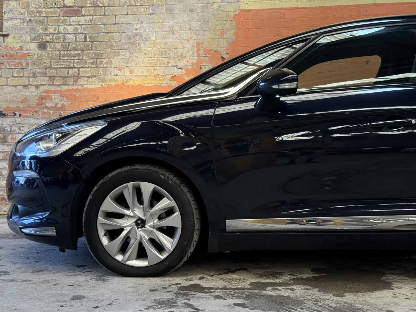 DS AUTOMOBILES DS 5 1.6 BlueHDi Elegance Hatchback 5dr Diesel Manual Euro 6 (s/s) (120 ps)