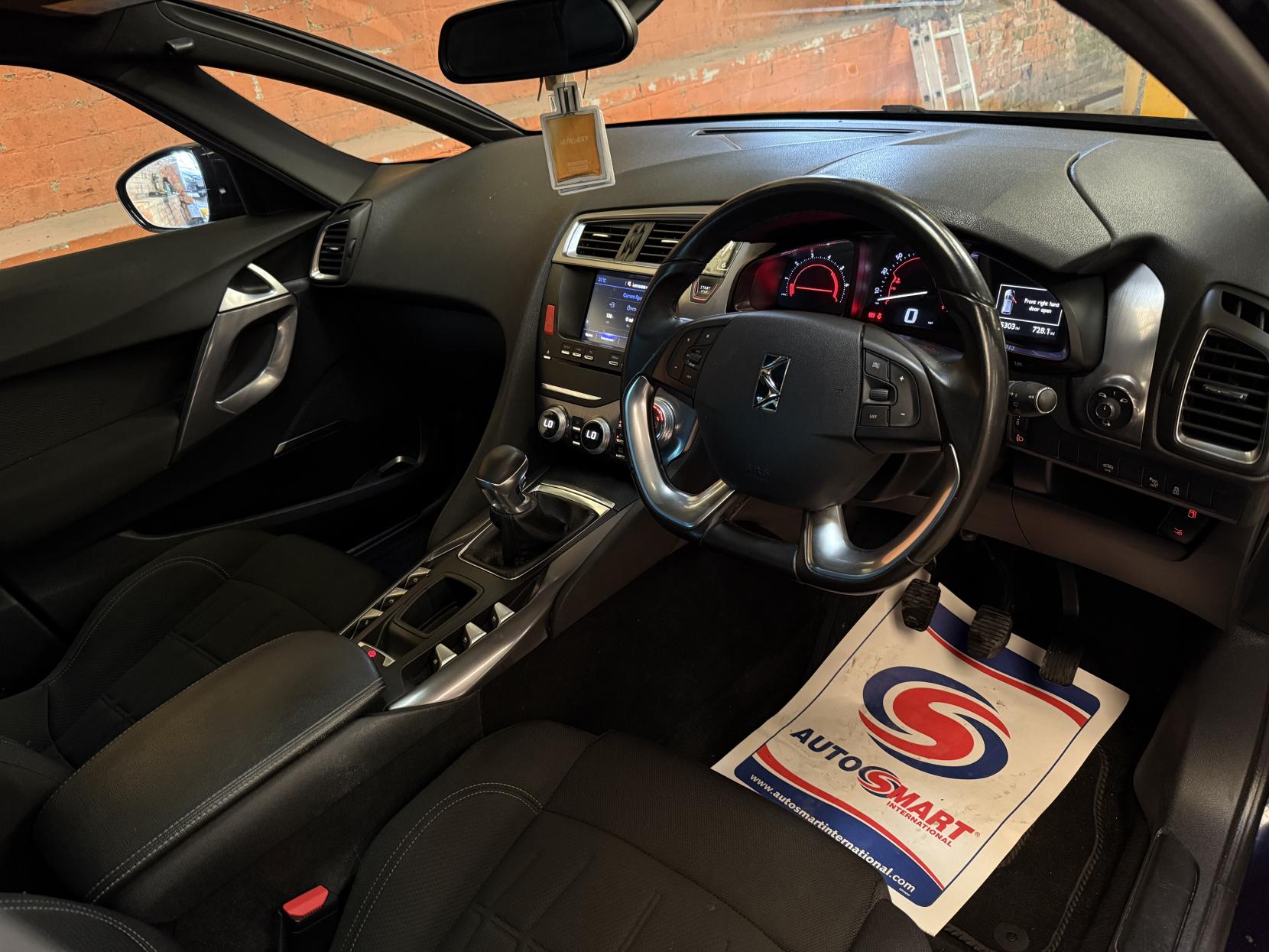 DS AUTOMOBILES DS 5 1.6 BlueHDi Elegance Hatchback 5dr Diesel Manual Euro 6 (s/s) (120 ps)
