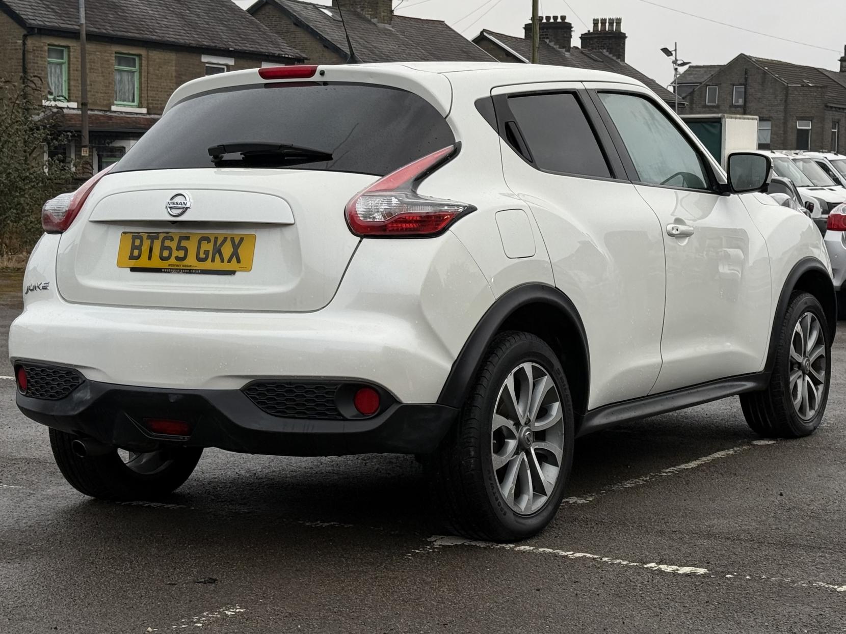 Nissan Juke 1.6 Tekna SUV 5dr Petrol XTRON Euro 6 (117 ps)