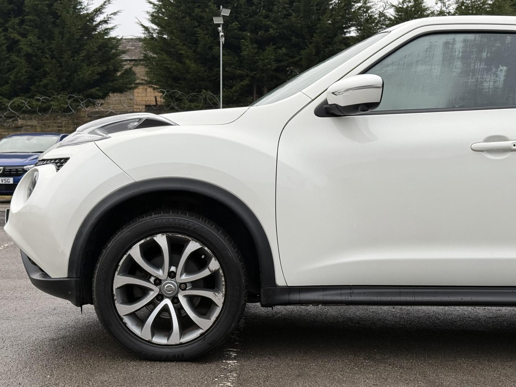 Nissan Juke 1.6 Tekna SUV 5dr Petrol XTRON Euro 6 (117 ps)