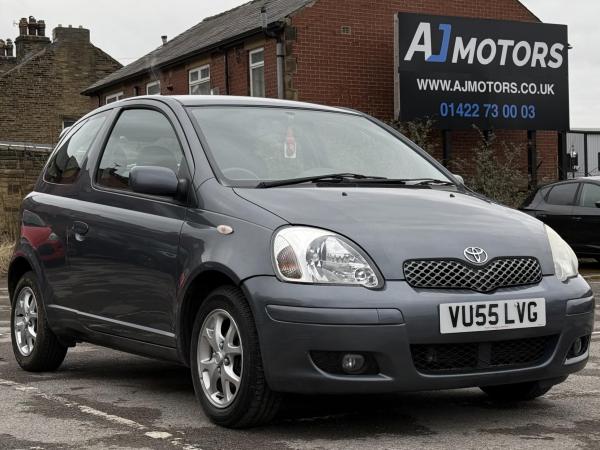 Toyota Yaris 1.0 VVT-i Colour Collection Hatchback 3dr Petrol Manual (134 g/km, 67 bhp)