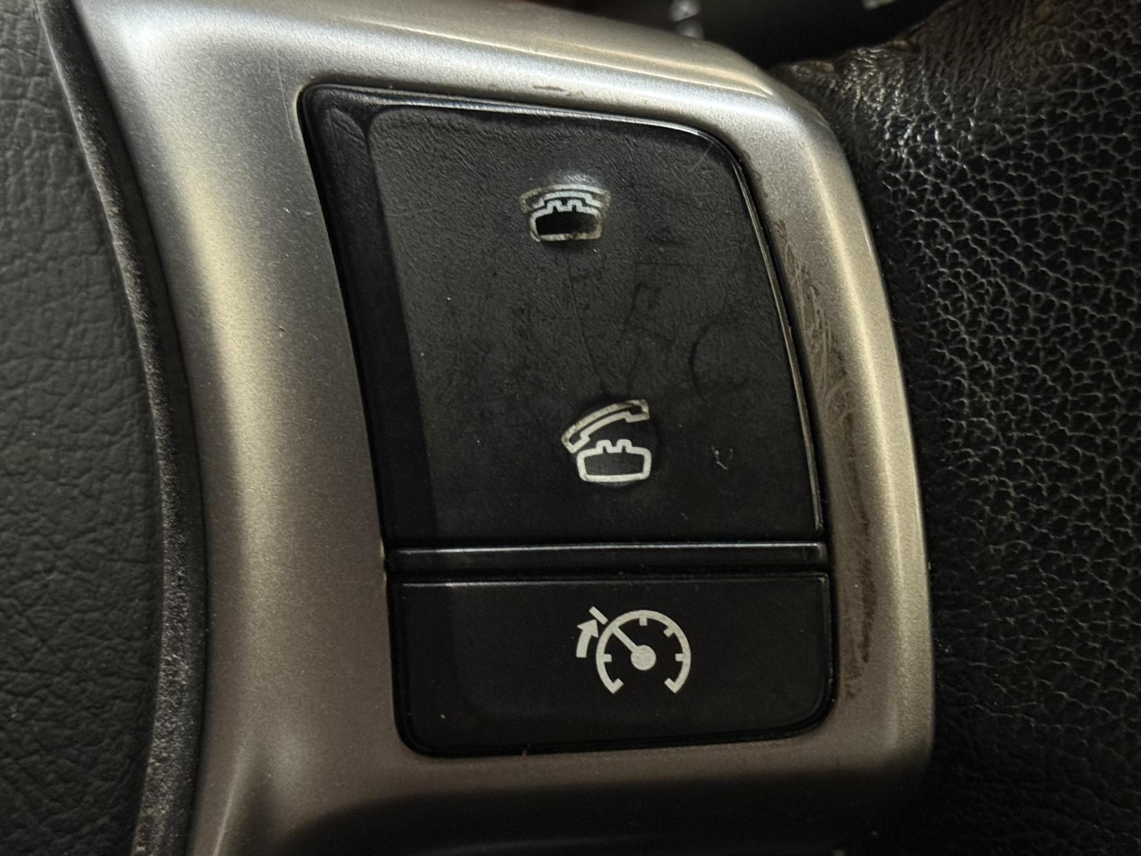 Toyota Yaris 1.0 VVT-i Icon Hatchback 5dr Petrol Manual Euro 6 (69 ps)