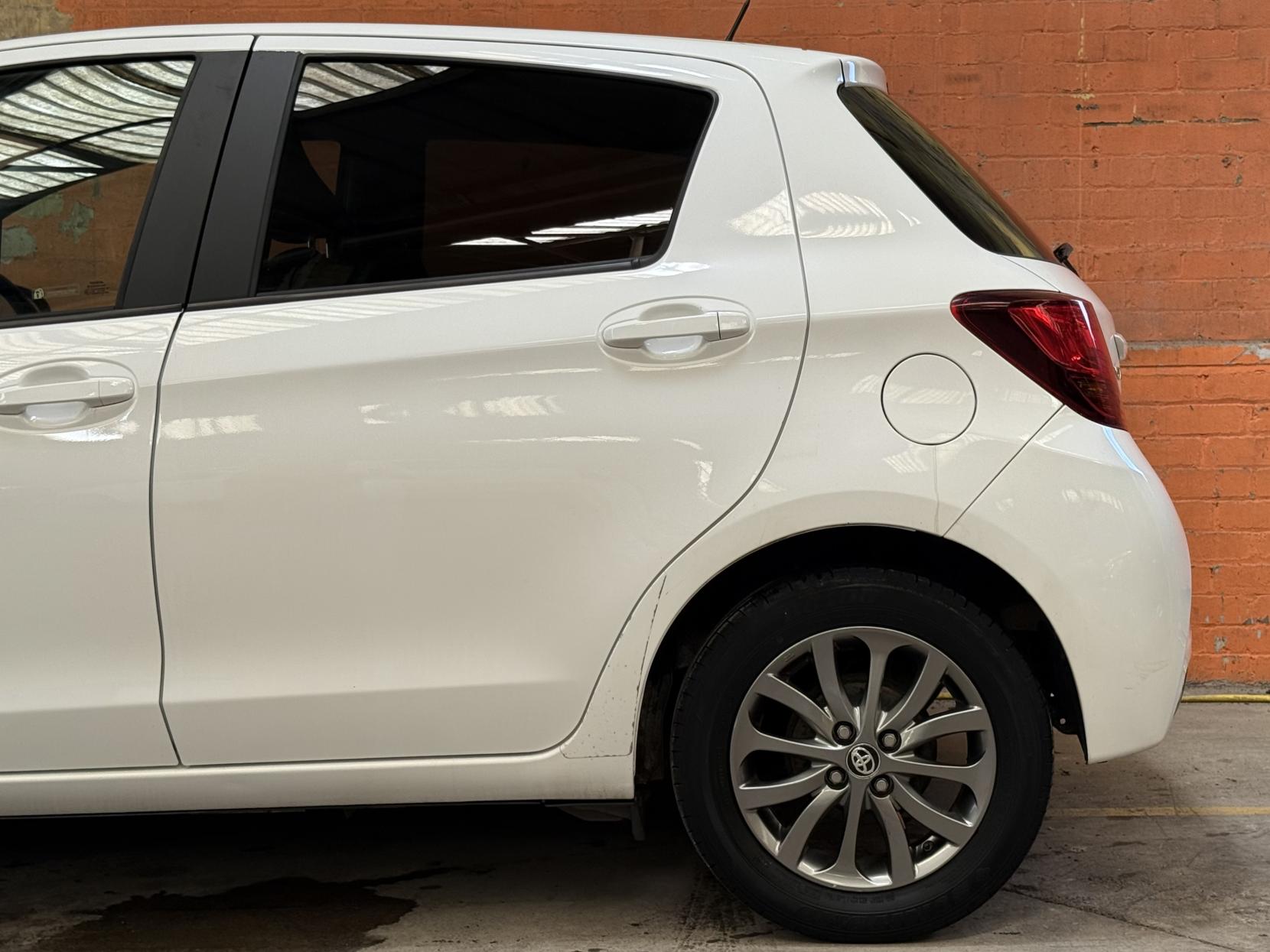 Toyota Yaris 1.0 VVT-i Icon Hatchback 5dr Petrol Manual Euro 6 (69 ps)