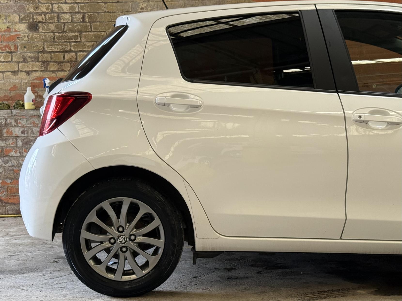 Toyota Yaris 1.0 VVT-i Icon Hatchback 5dr Petrol Manual Euro 6 (69 ps)