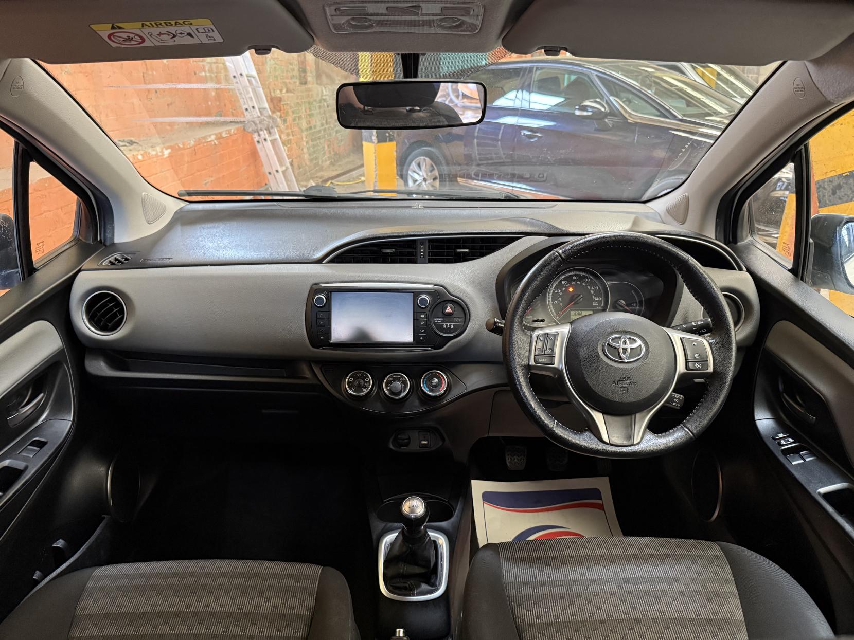 Toyota Yaris 1.0 VVT-i Icon Hatchback 5dr Petrol Manual Euro 6 (69 ps)