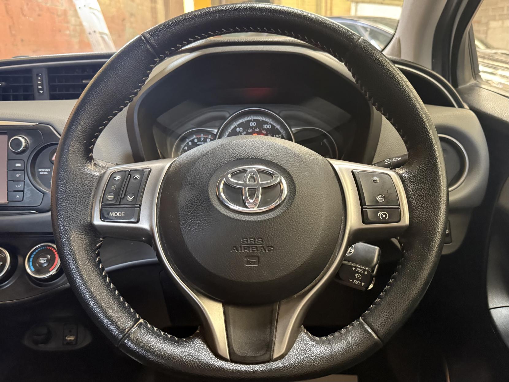 Toyota Yaris 1.0 VVT-i Icon Hatchback 5dr Petrol Manual Euro 6 (69 ps)