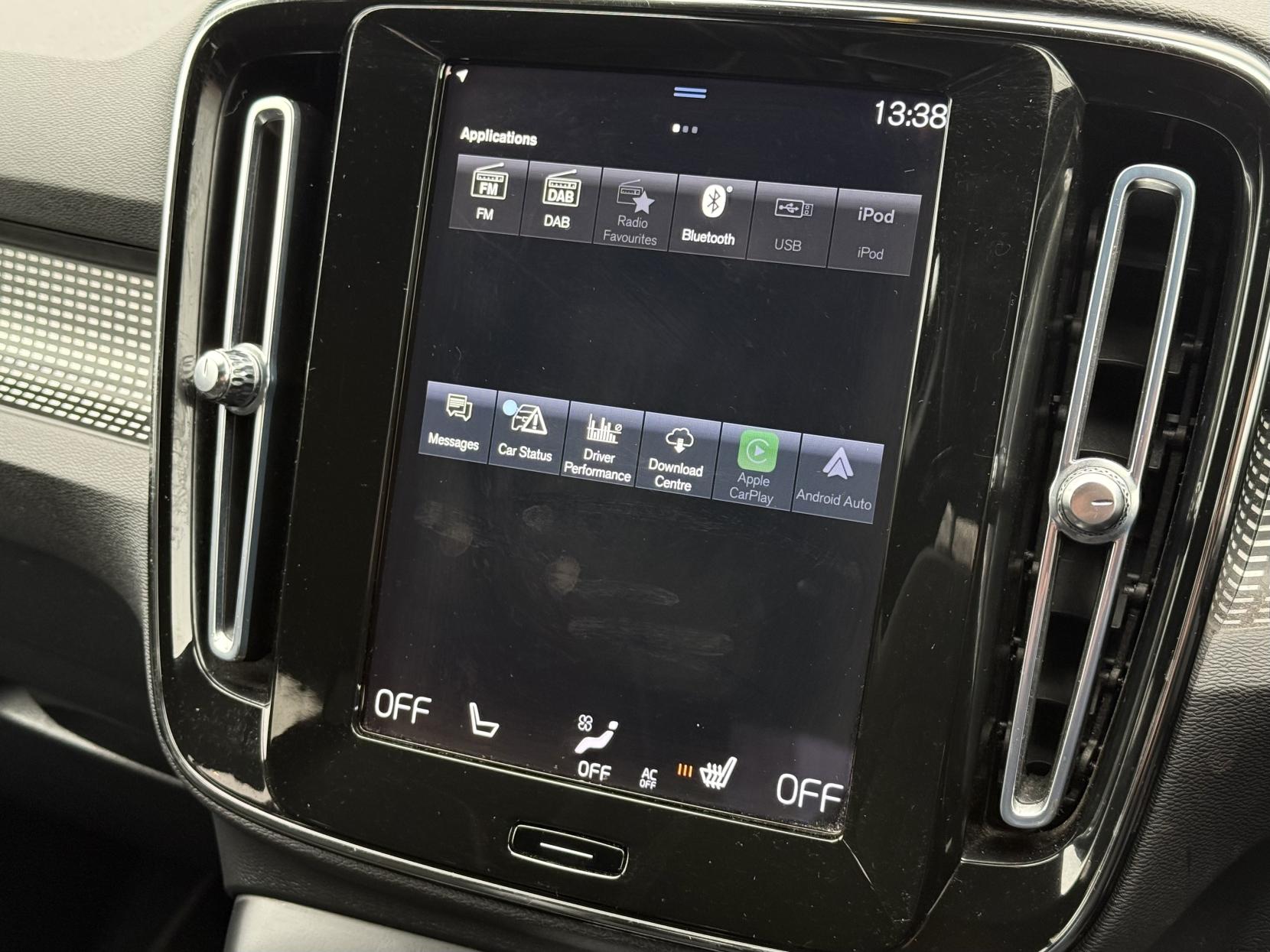 Volvo XC40 2.0 B4 MHEV R-Design Pro SUV 5dr Petrol Hybrid Auto Euro 6 (s/s) (197 ps)